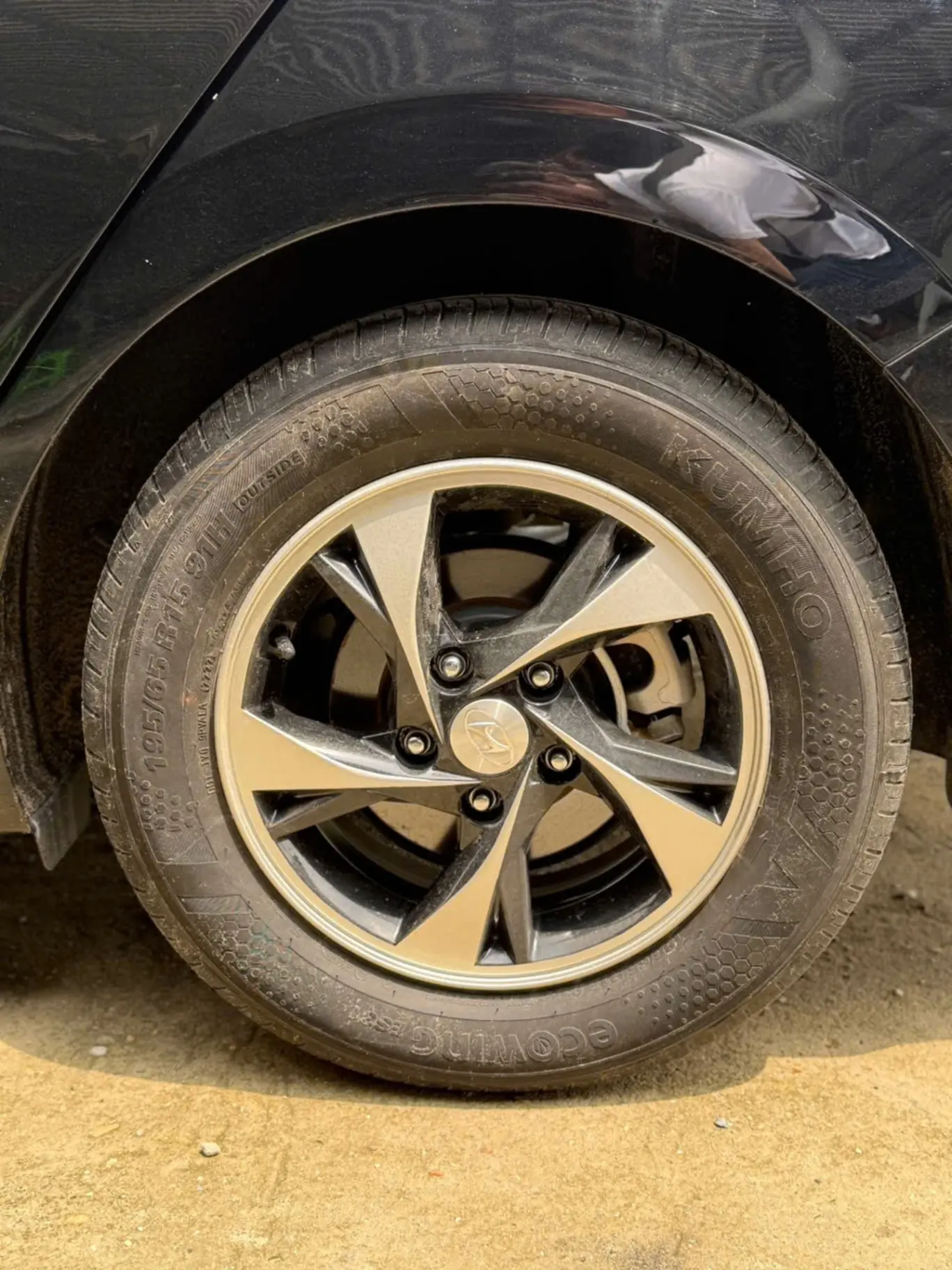 Hyundai Elantra 1.6 AT Tiêu chuẩn 2022 - Ngoại thất 10