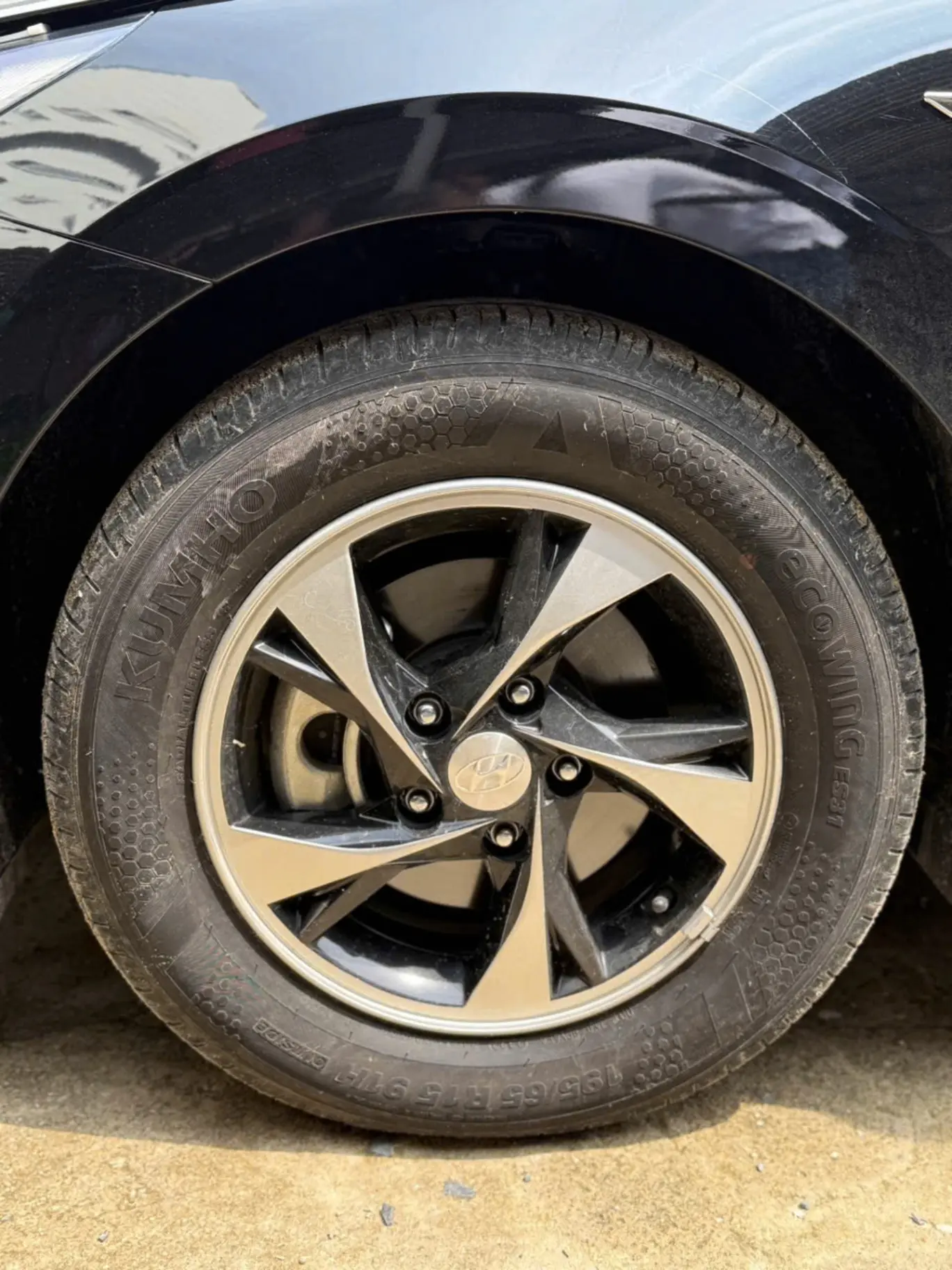 Hyundai Elantra 1.6 AT Tiêu chuẩn 2022 - Ngoại thất 14