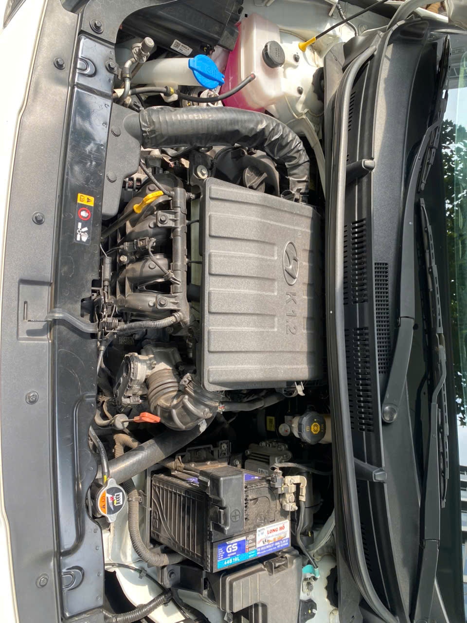 Hyundai I10 1.2 AT 2023 - Khoang động cơ 1
