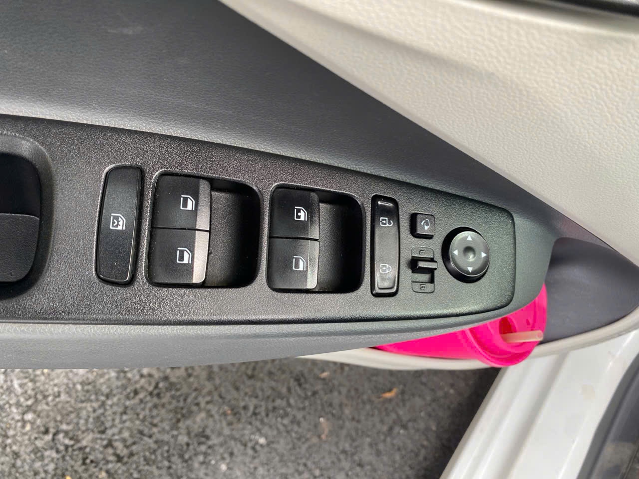 Hyundai I10 1.2 AT 2023 - Nội thất 6