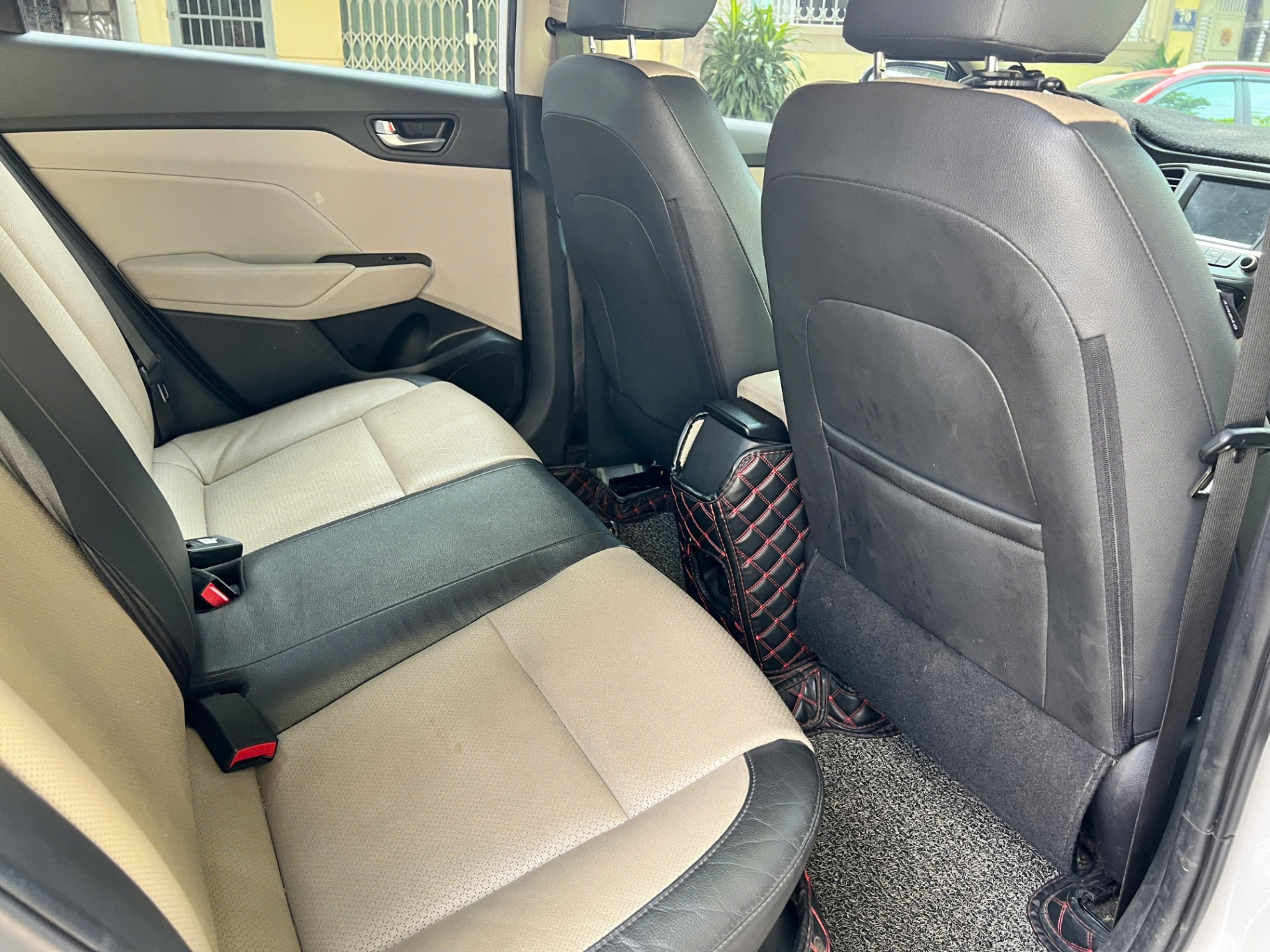 Hyundai Accent 1.4 AT HGS 2018 - Nội thất 1