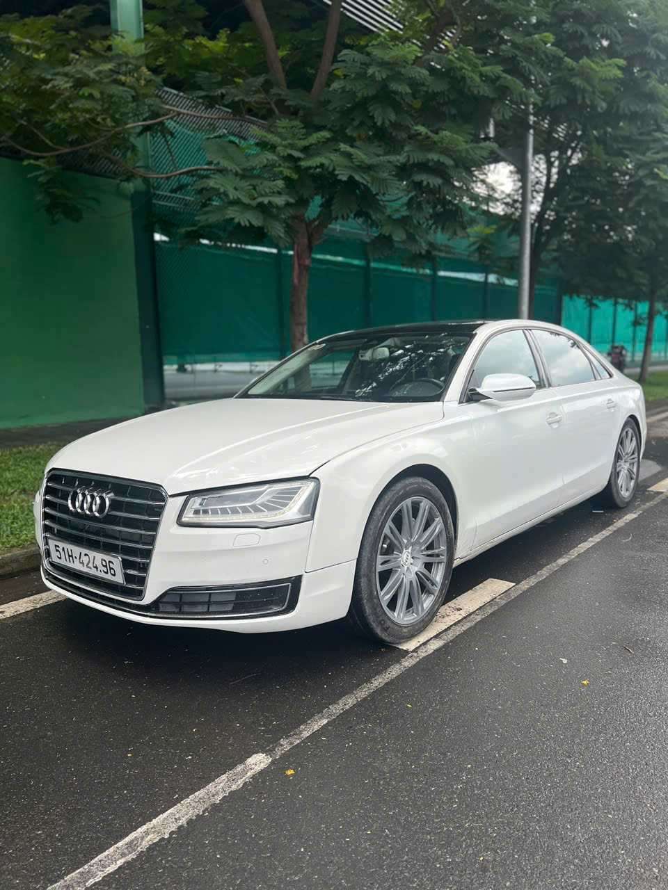 Audi A8 L 3.0 Quattro 2011 - Ngoại thất 1