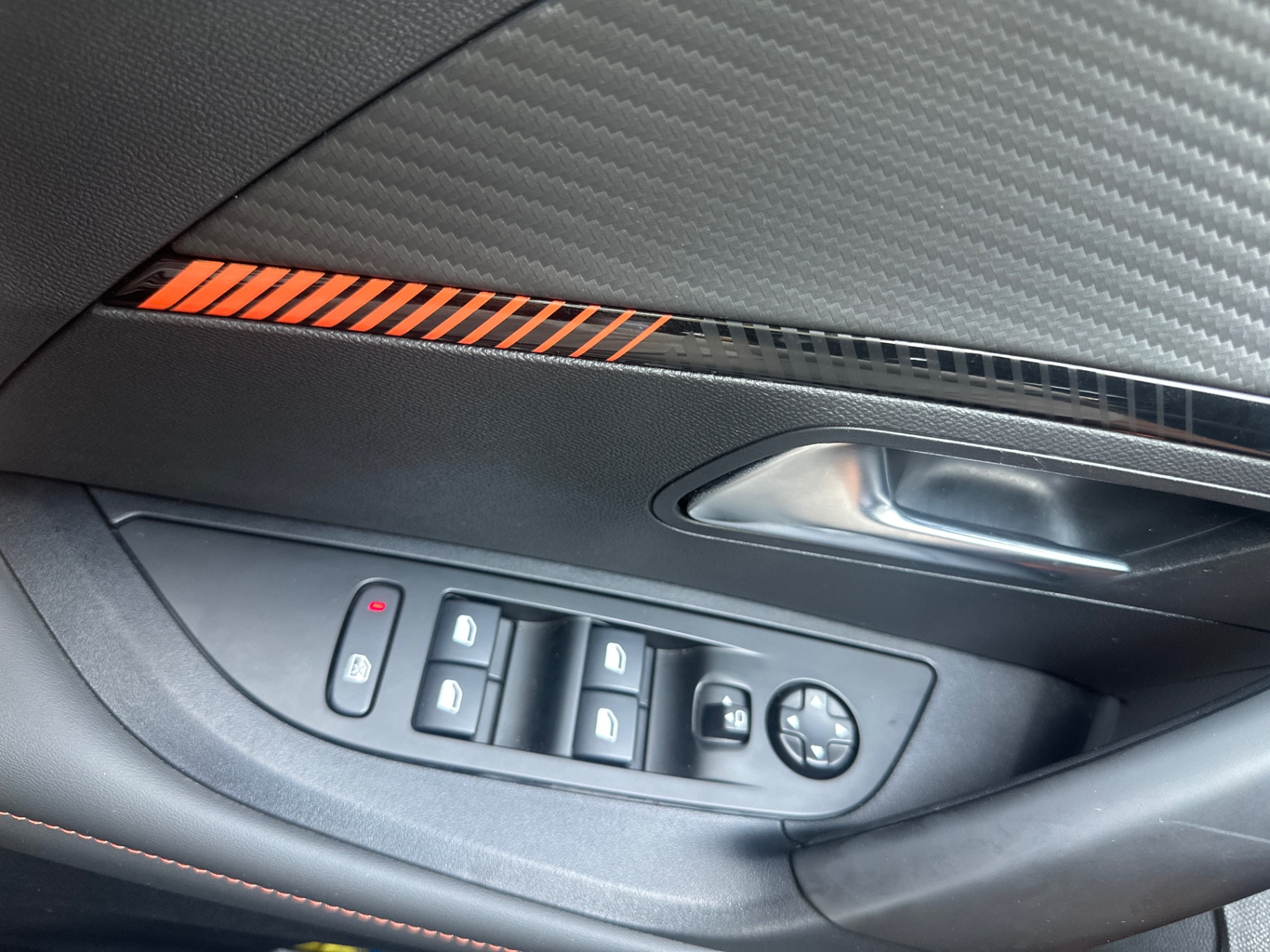 Peugeot 2008 Active 1.2 AT 2024 - Nội thất 5