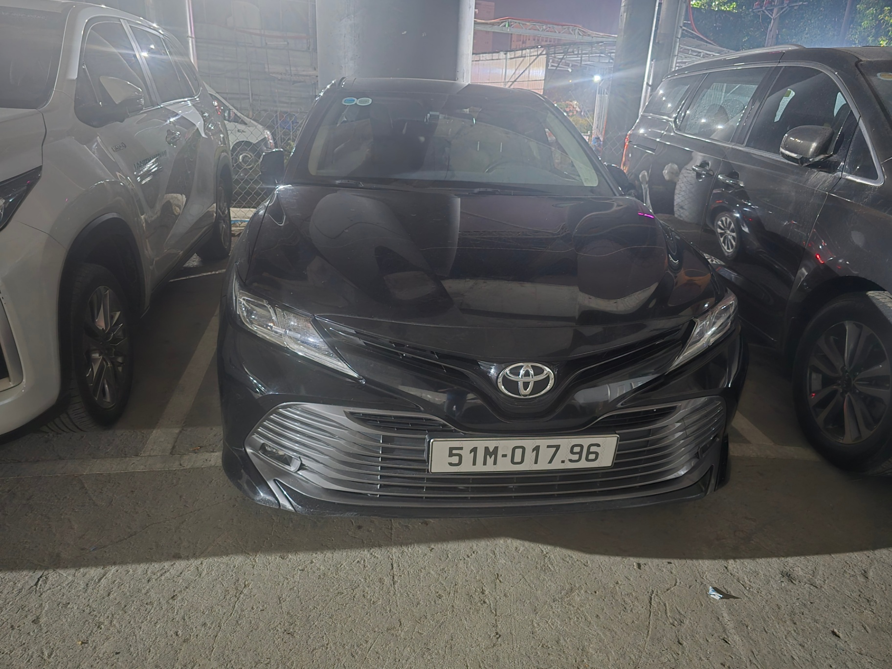 Toyota Camry 2.0G 2019 - Ngoại thất 3