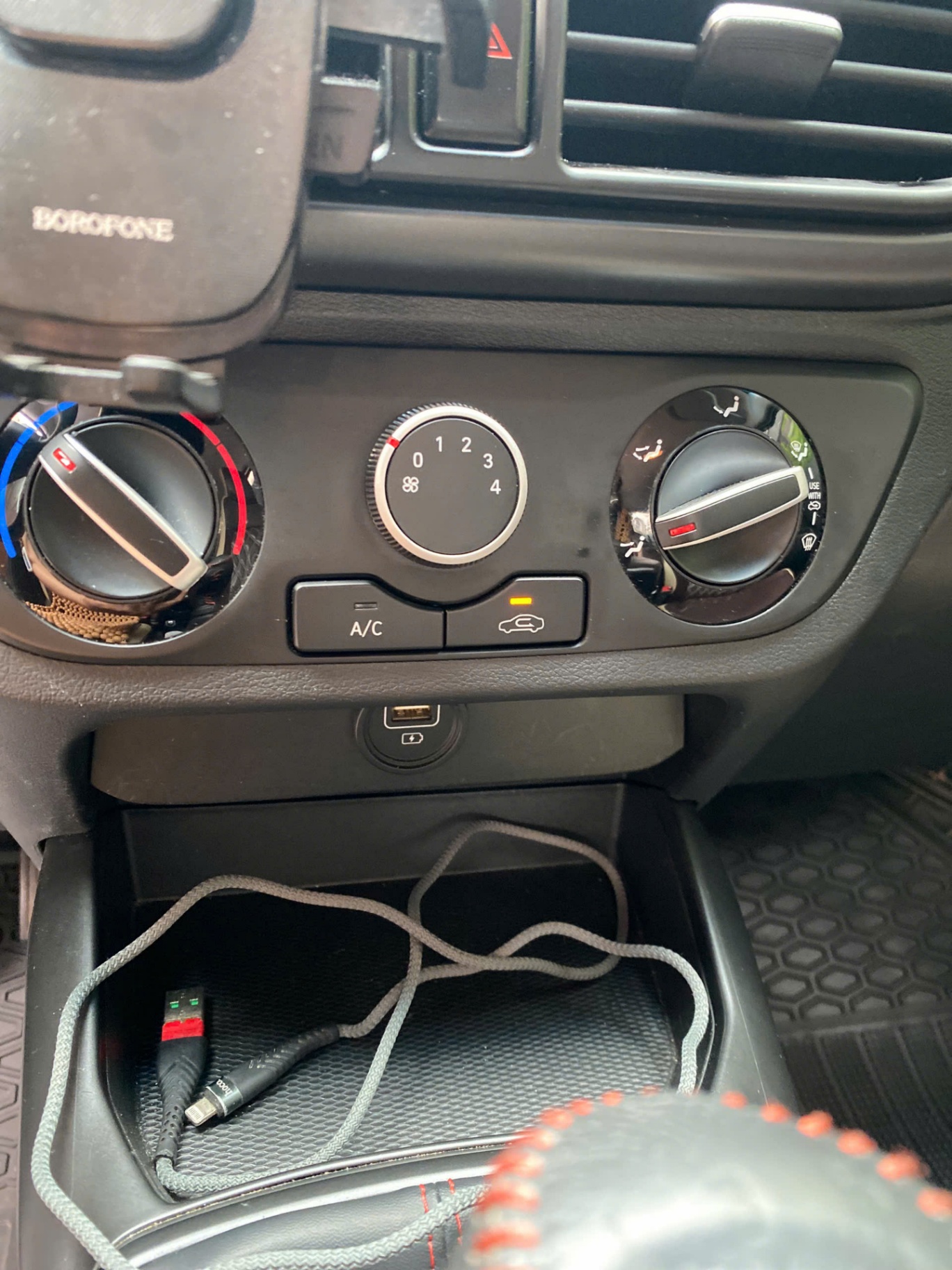 Hyundai I10 1.2 MT Tiêu Chuẩn 2023 - Nội thất 1