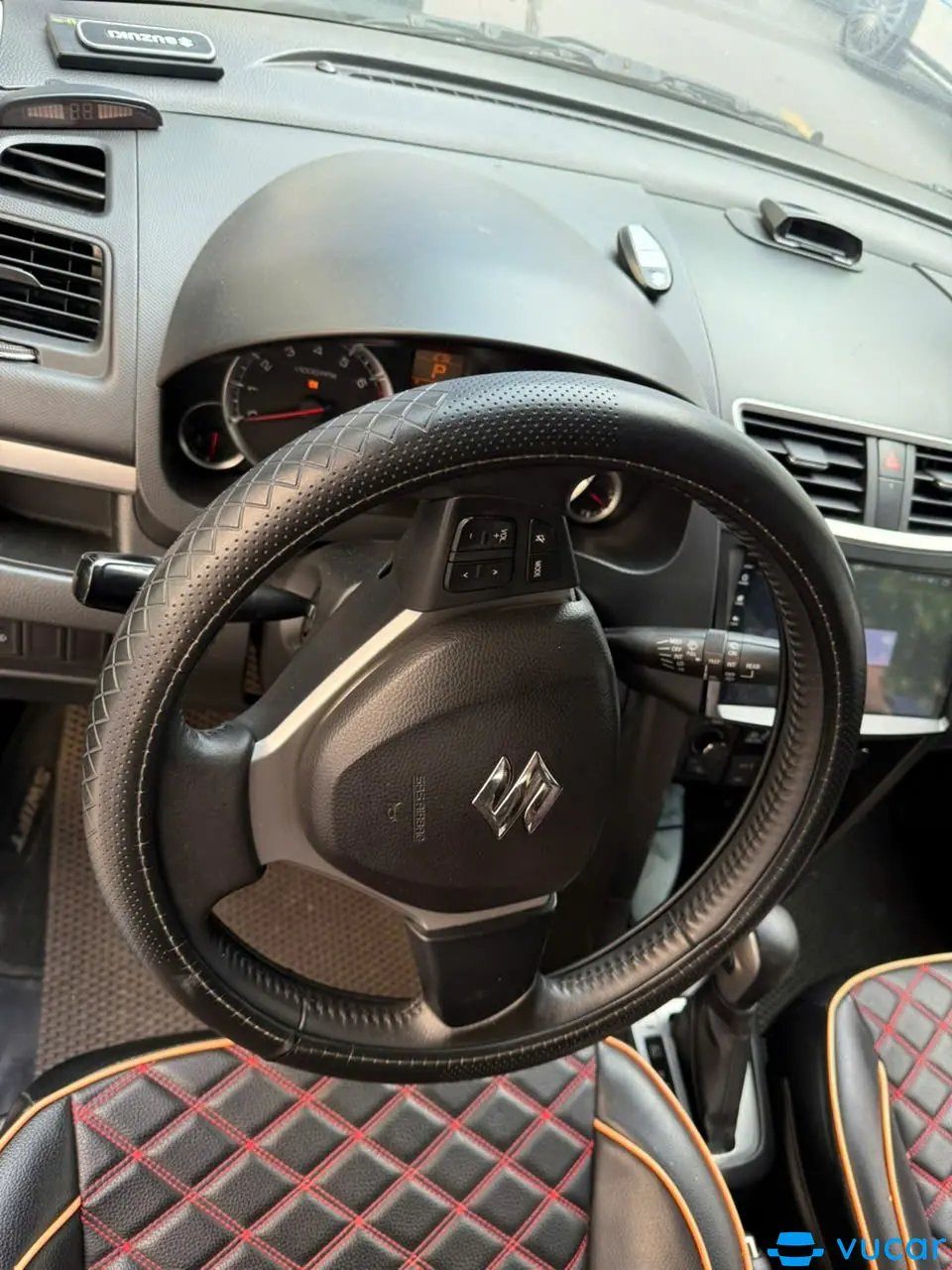 Suzuki Swift 1.4 AT 2017 - Nội thất 7