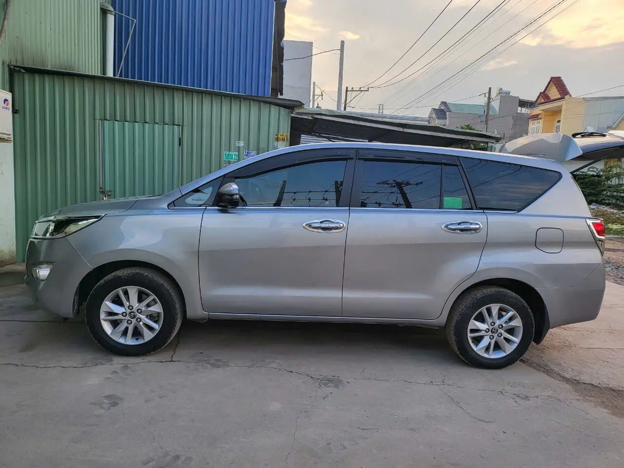 Toyota Innova 2019 2.0G