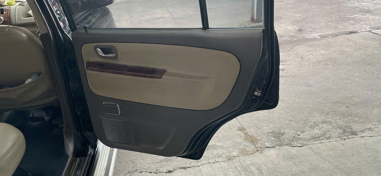 Mitsubishi Jolie đen 2005 - Nội thất 2