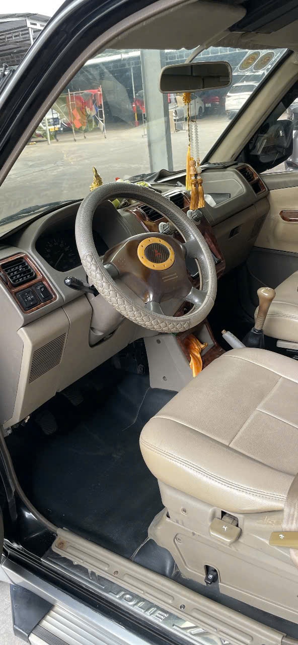 Mitsubishi Jolie đen 2005 - Nội thất 4