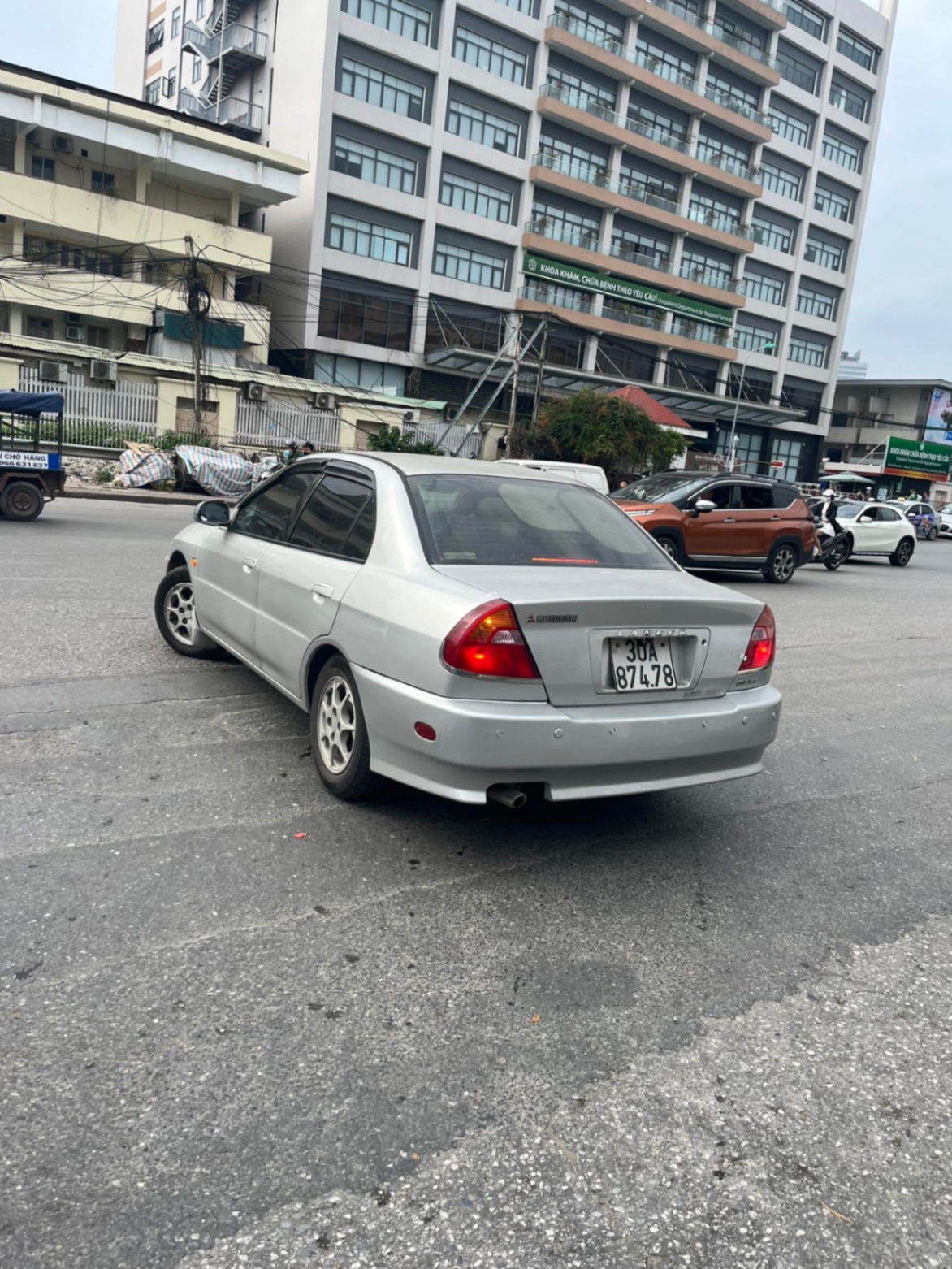 Mitsubishi Lancer GLX 1.6 MT 2003 - Ngoại thất 2