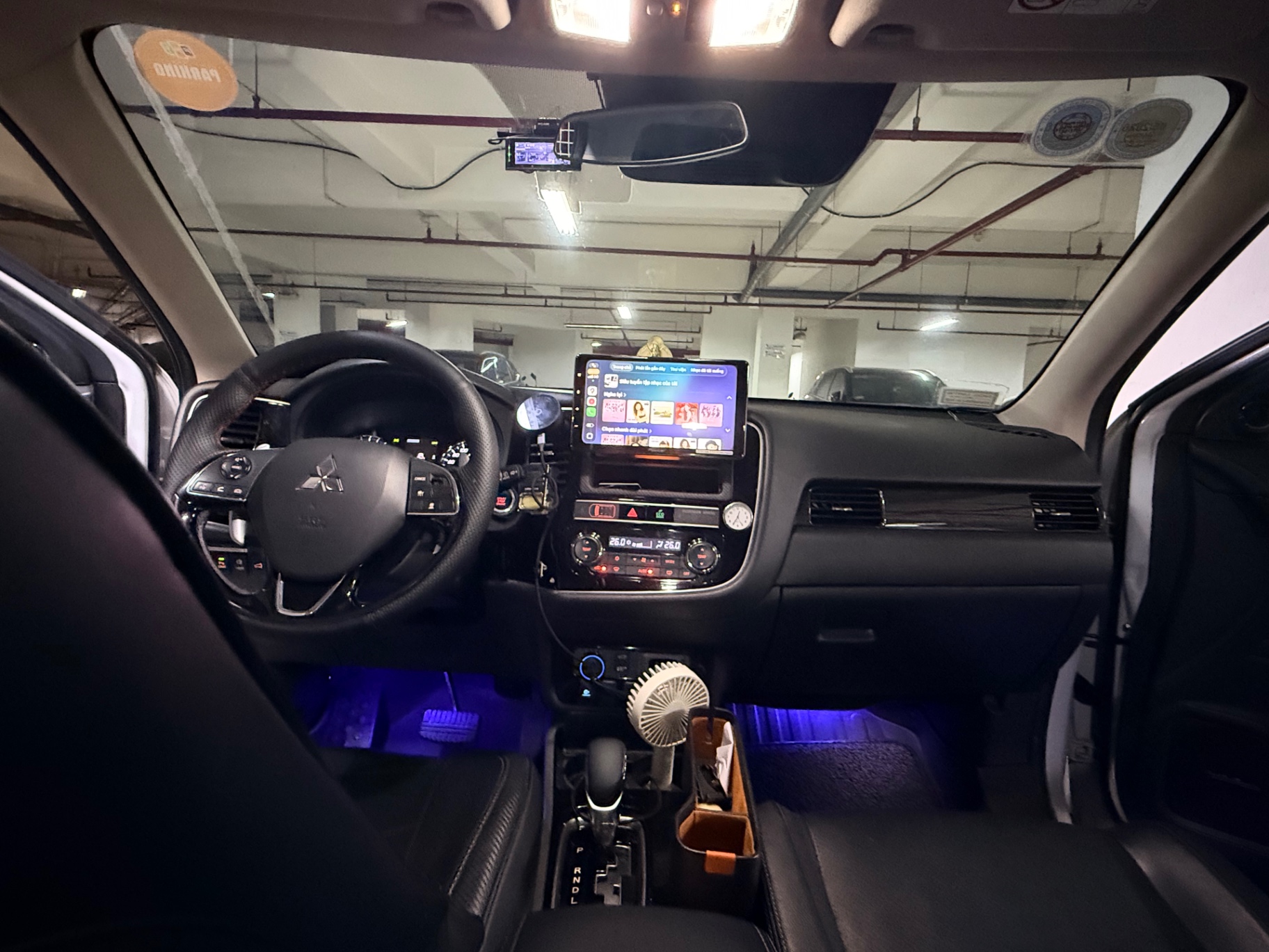 Mitsubishi Outlander 2.4 CVT Premium 2019 - Nội thất 1