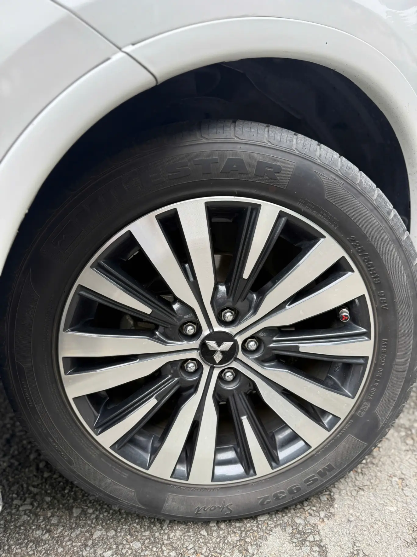 Mitsubishi Outlander 2.4 CVT Premium 2019 - Ngoại thất 6