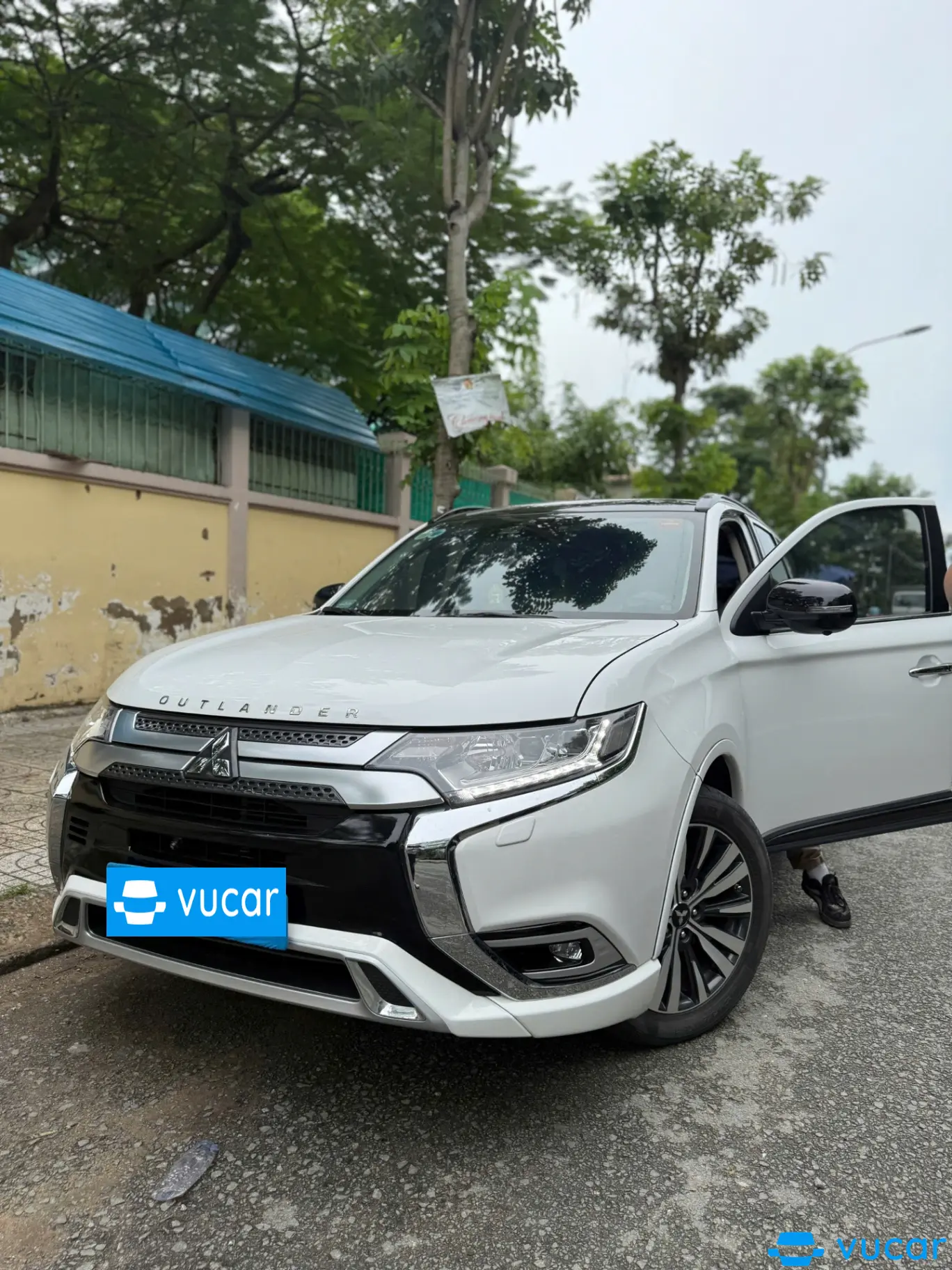 Mitsubishi Outlander 2.4 CVT Premium 2019 - Ngoại thất 9