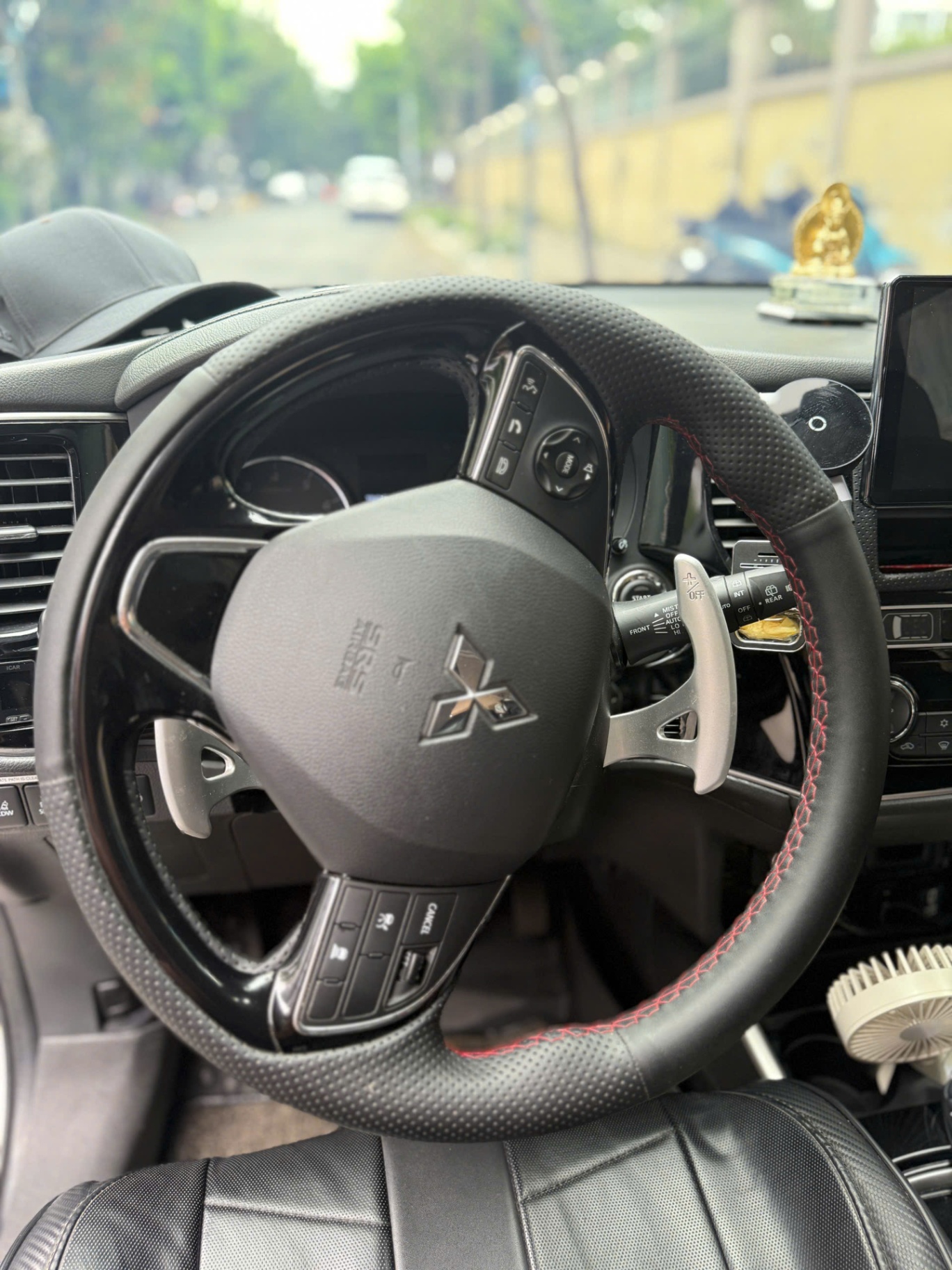Mitsubishi Outlander 2.4 CVT Premium 2019 - Nội thất 4