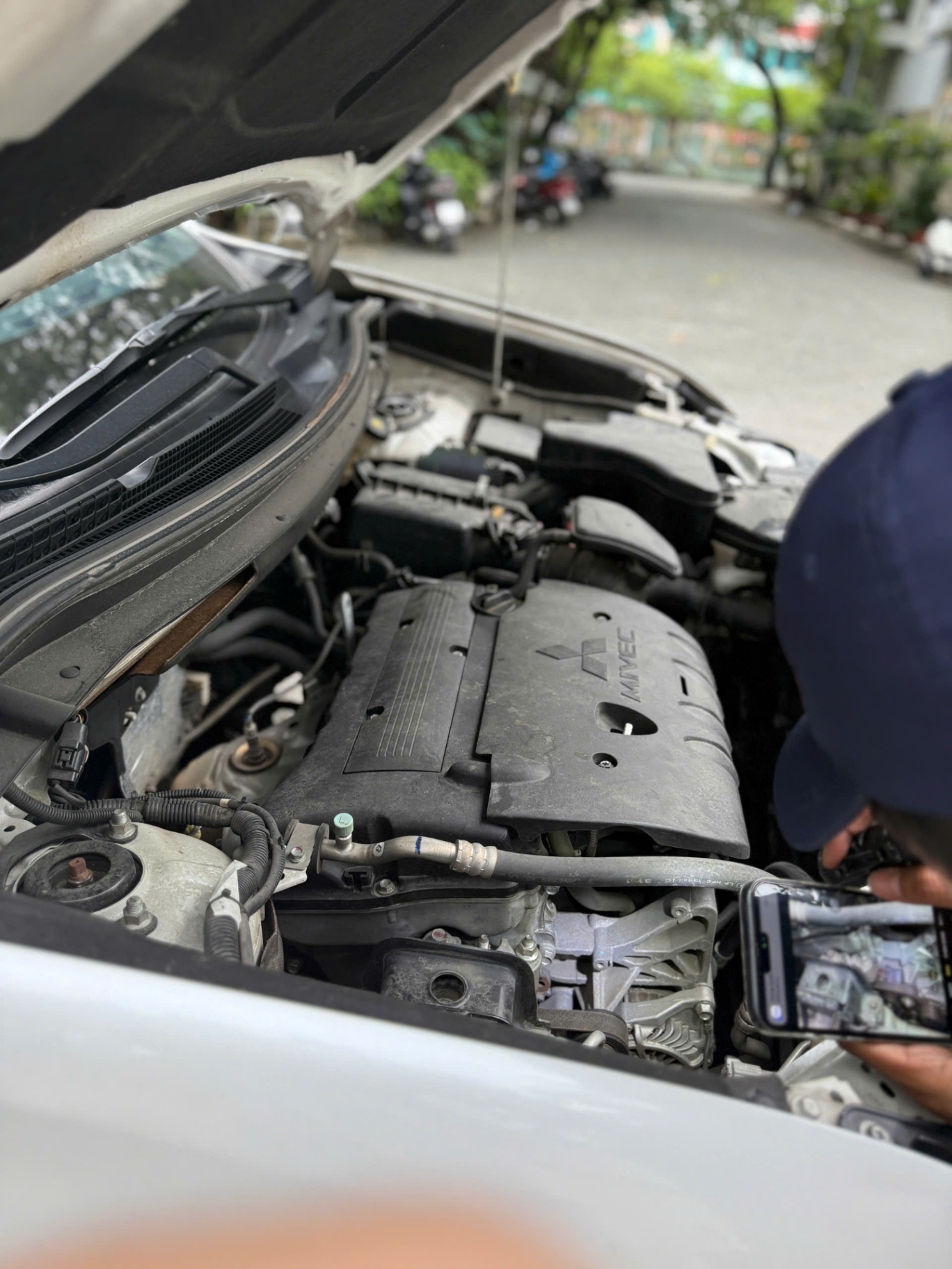 Mitsubishi Outlander 2.4 CVT Premium 2019 - Khoang động cơ 1