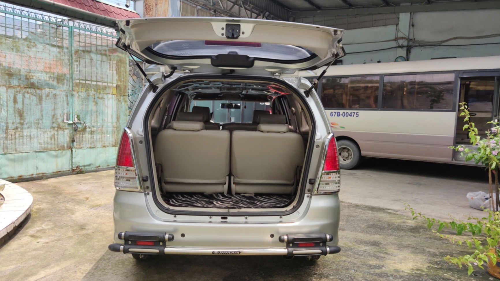Toyota Innova G 2009