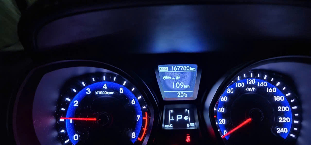 Hyundai I30 1.6 AT 2012 - Nội thất 2