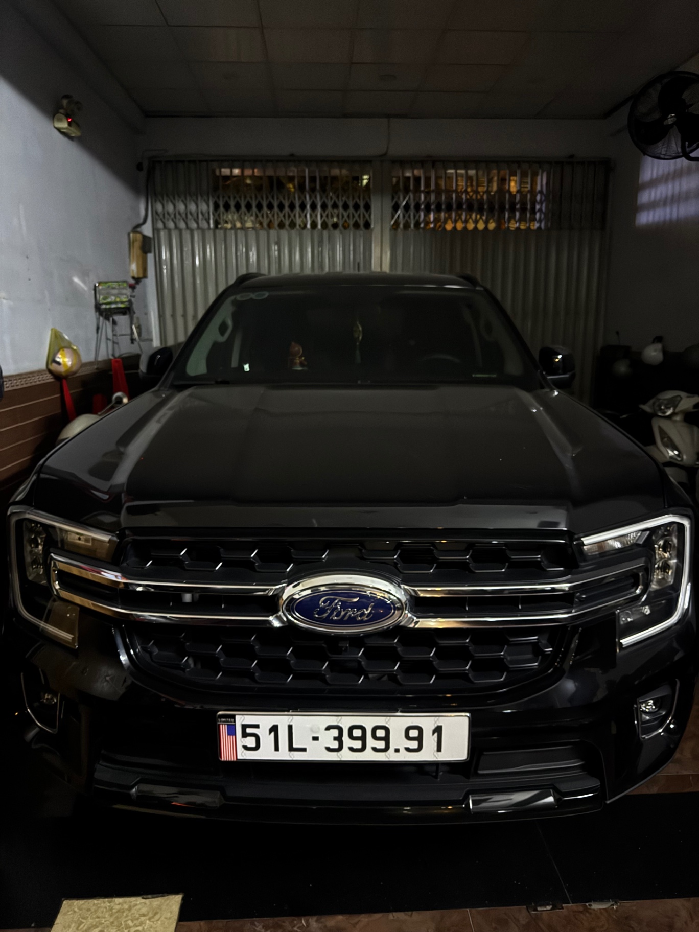 Ford Everest Ambiente 2.0L 4x2 AT 2023 - Ngoại thất 3