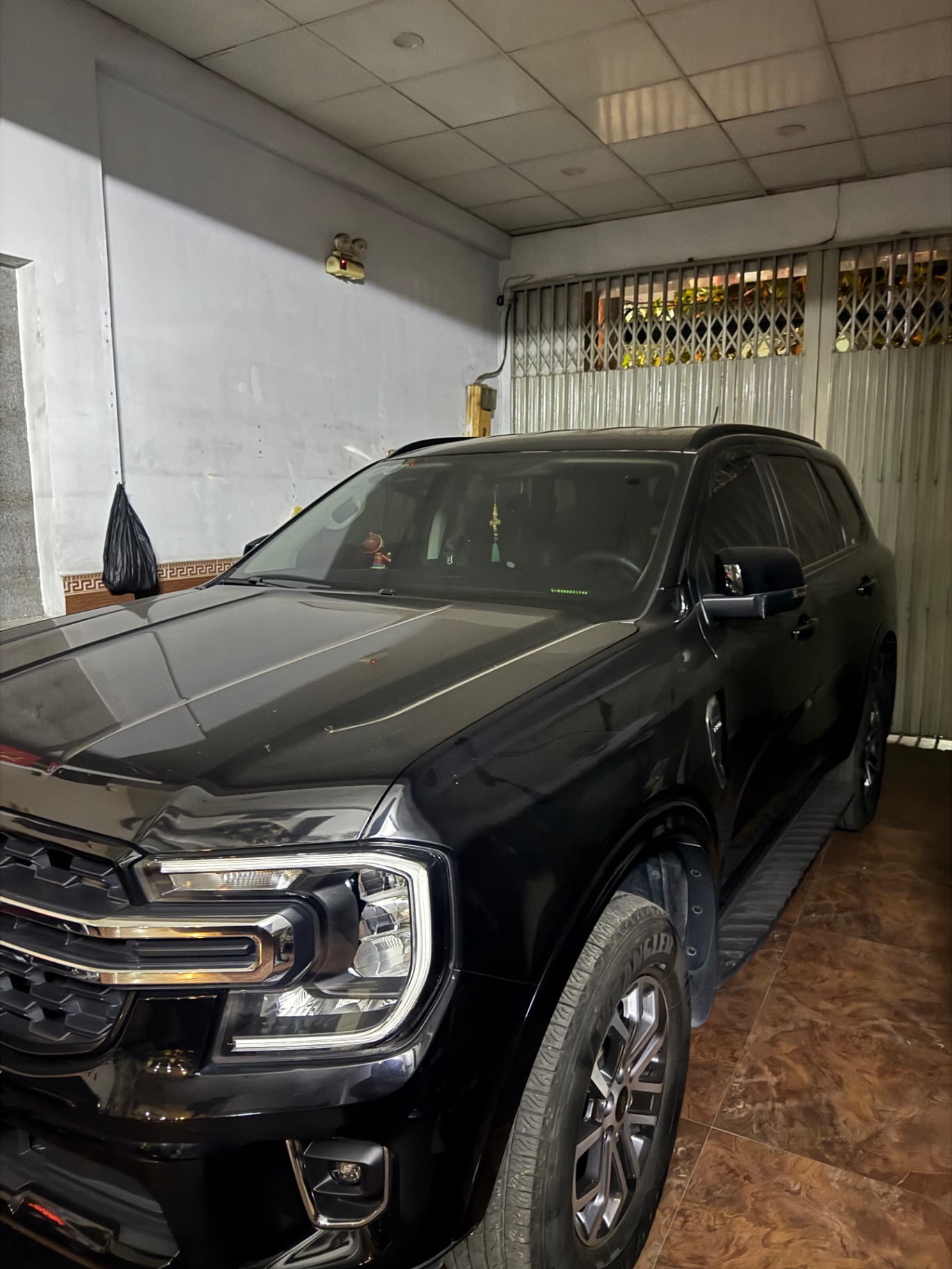 Ford Everest Ambiente 2.0L 4x2 AT 2023 - Ngoại thất 2