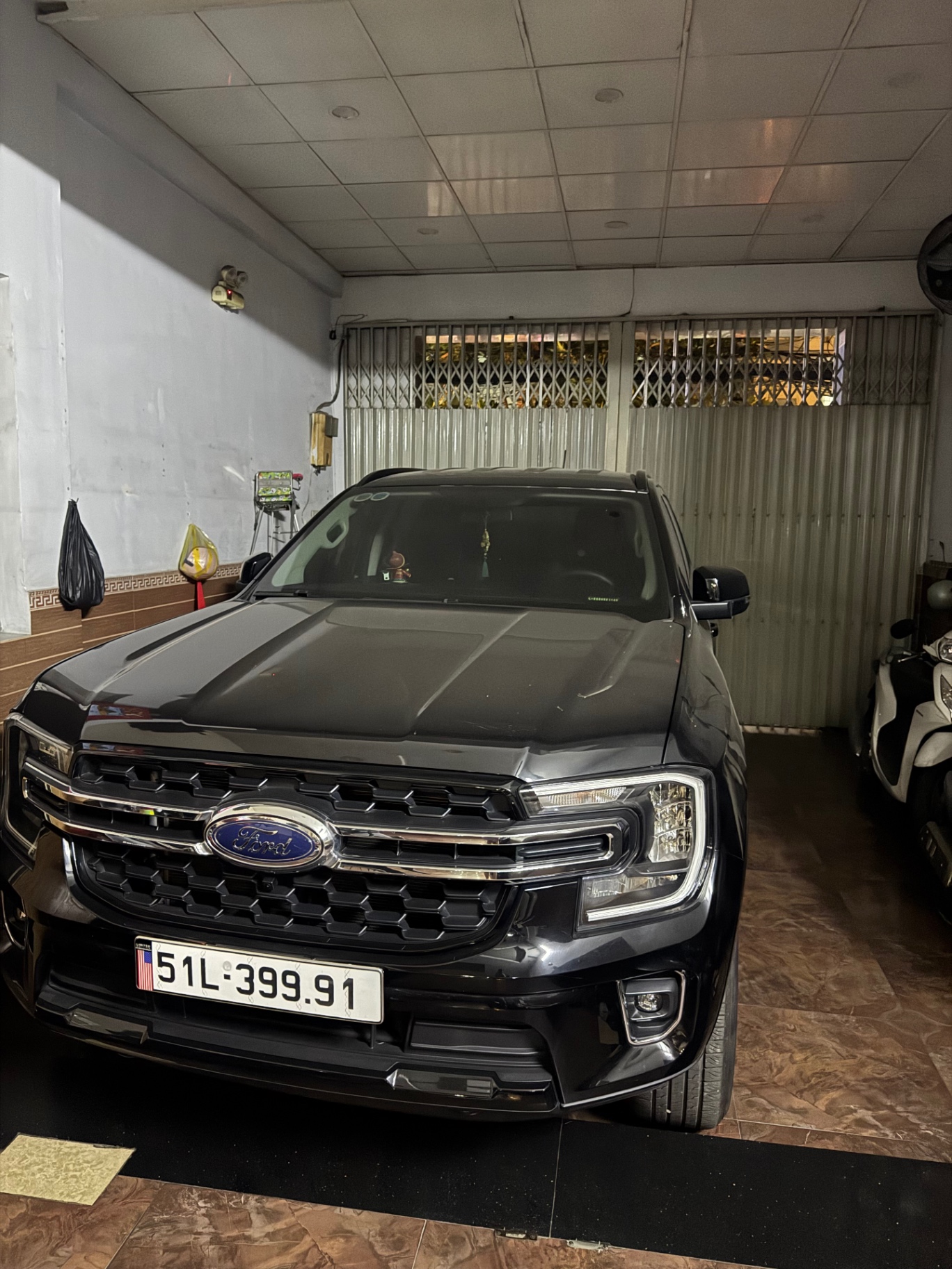 Ford Everest Ambiente 2.0L 4x2 AT 2023 - Ngoại thất 1