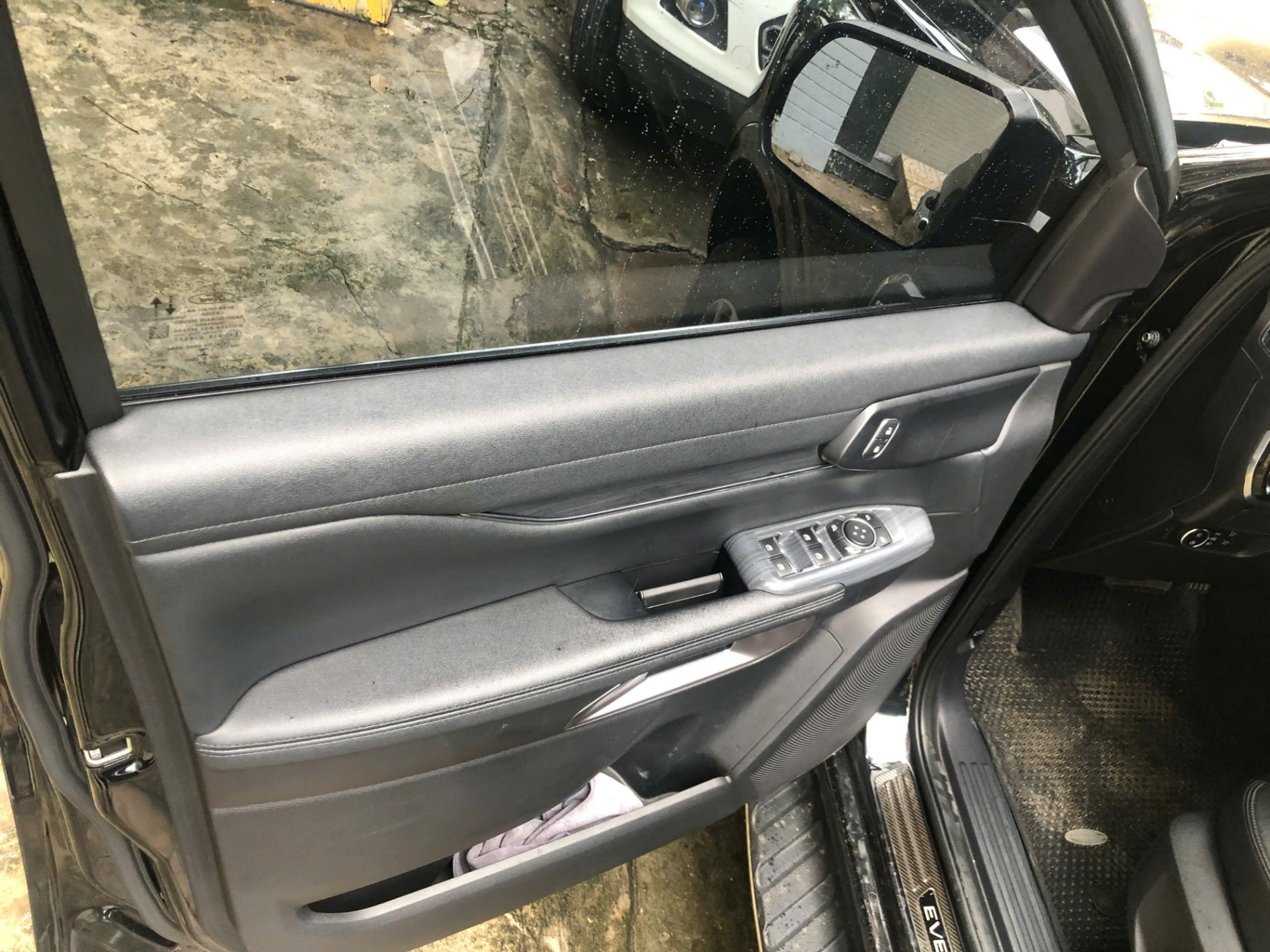 Ford Everest 2023 Titanium 2.0L 4x4AT - Nội thất 6