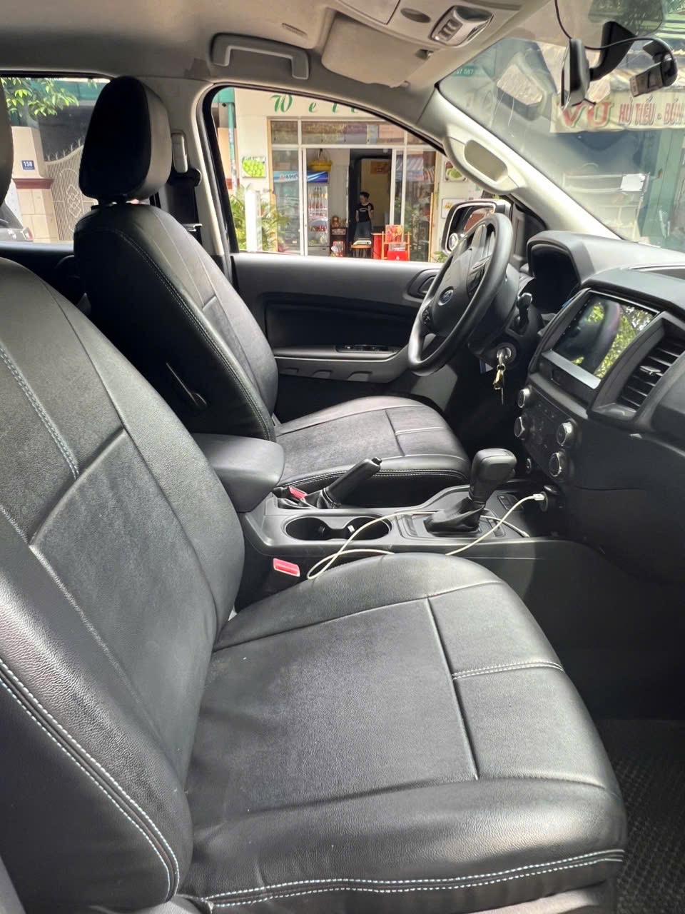 Ford Ranger XLS 2.2L 4x2 AT 2020 - Nội thất 6