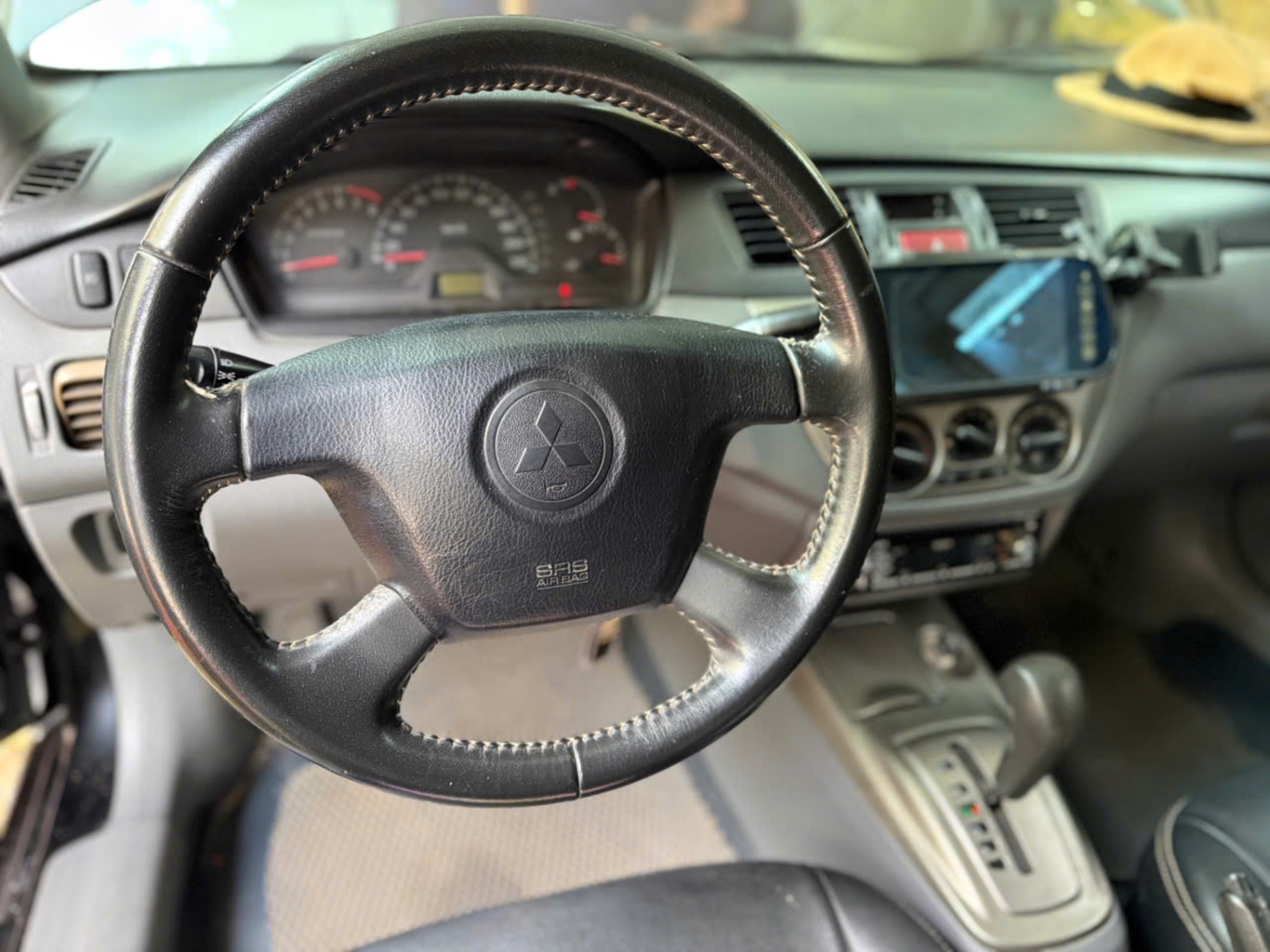 Mitsubishi Lancer GLX 1.6 AT 2004 - Nội thất 8