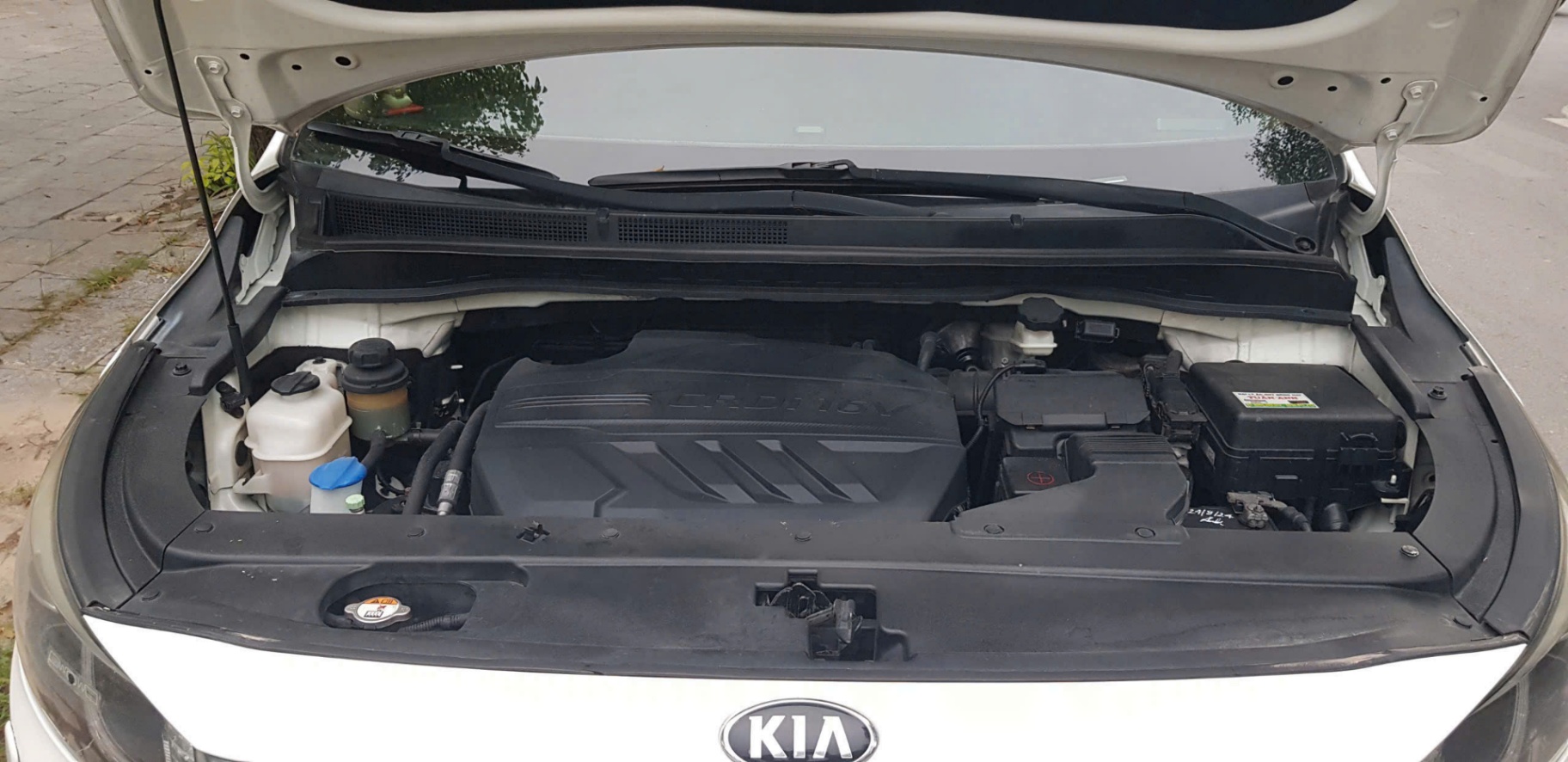 Kia Sedona DATH bản cao cấp 2017 - Khoang động cơ 1