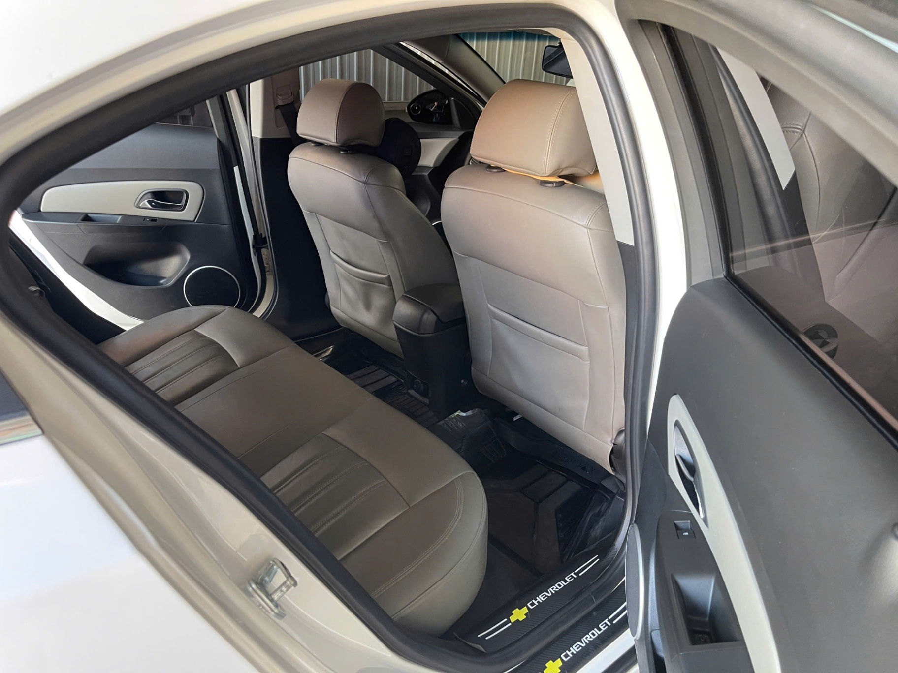 Chevrolet Cruze LTZ 1.8 AT 2015 - Nội thất 2