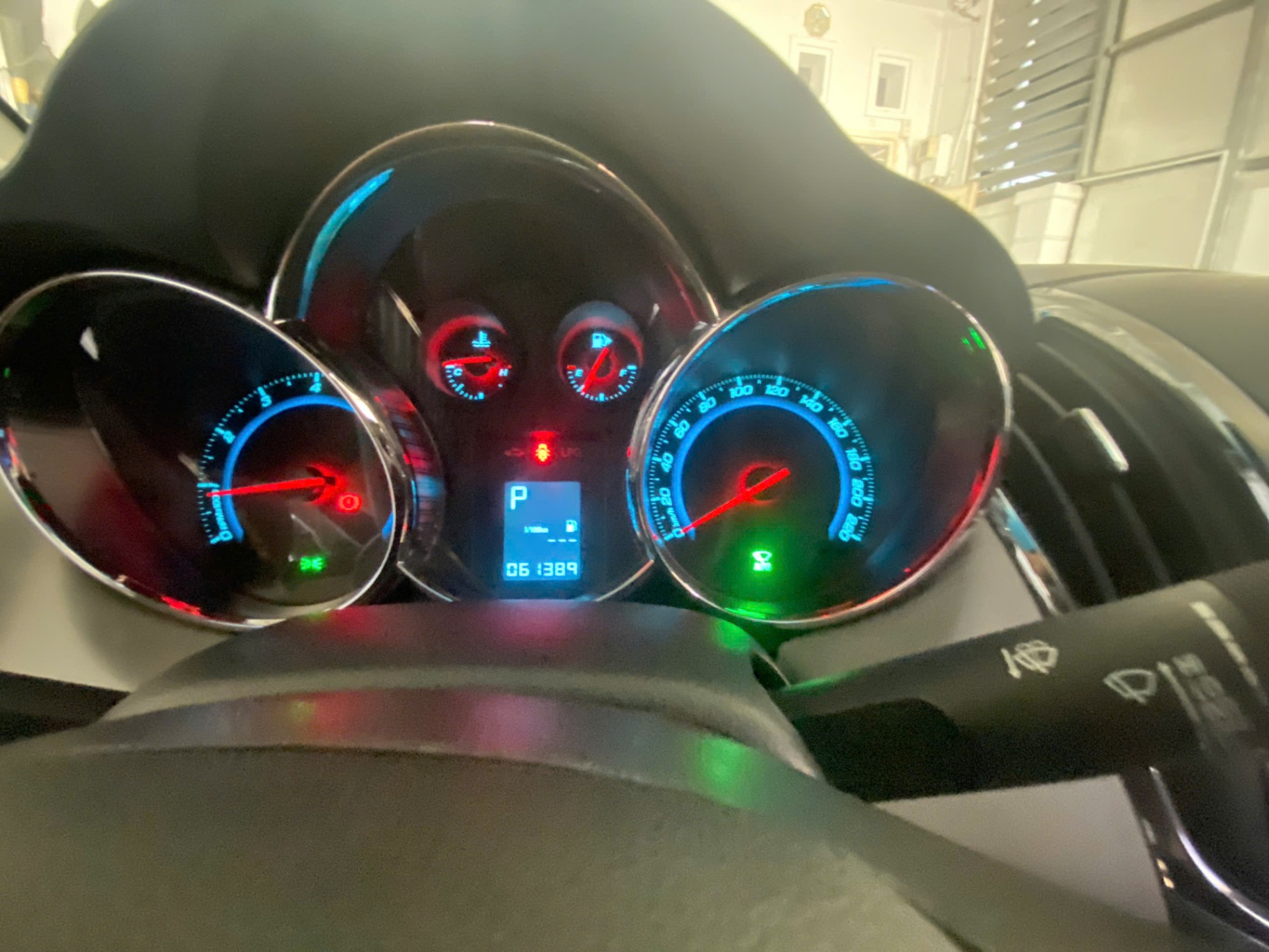 Chevrolet Cruze LTZ 1.8 AT 2015 - Nội thất 4