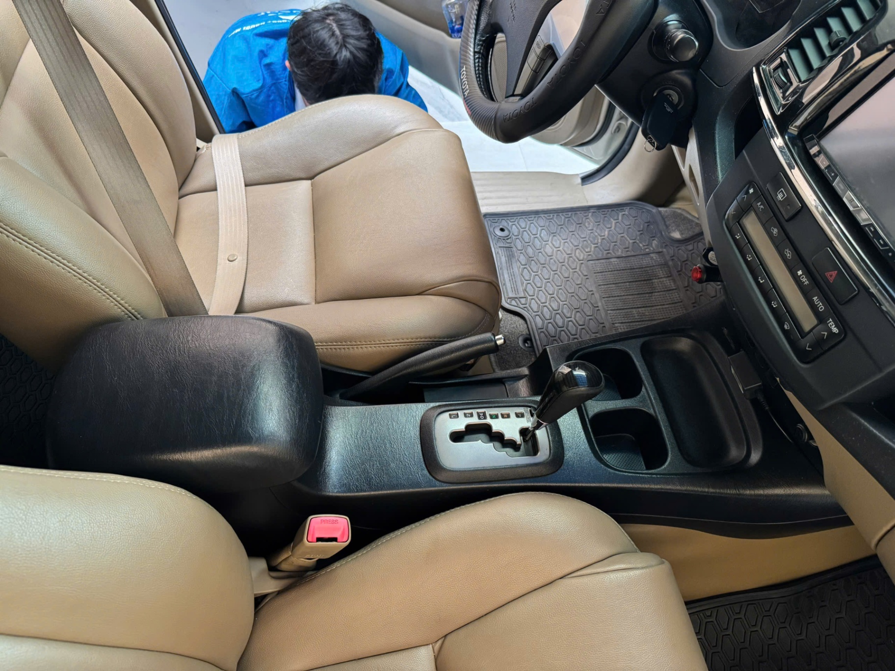 Toyota Fortuner 2015 - Nội thất 5
