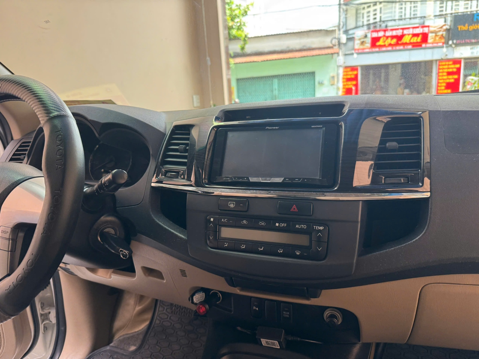 Toyota Fortuner 2015 - Nội thất 4