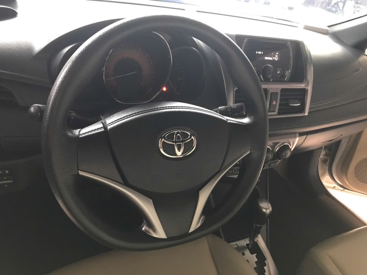Toyota Yaris 2014 - Nội thất 4