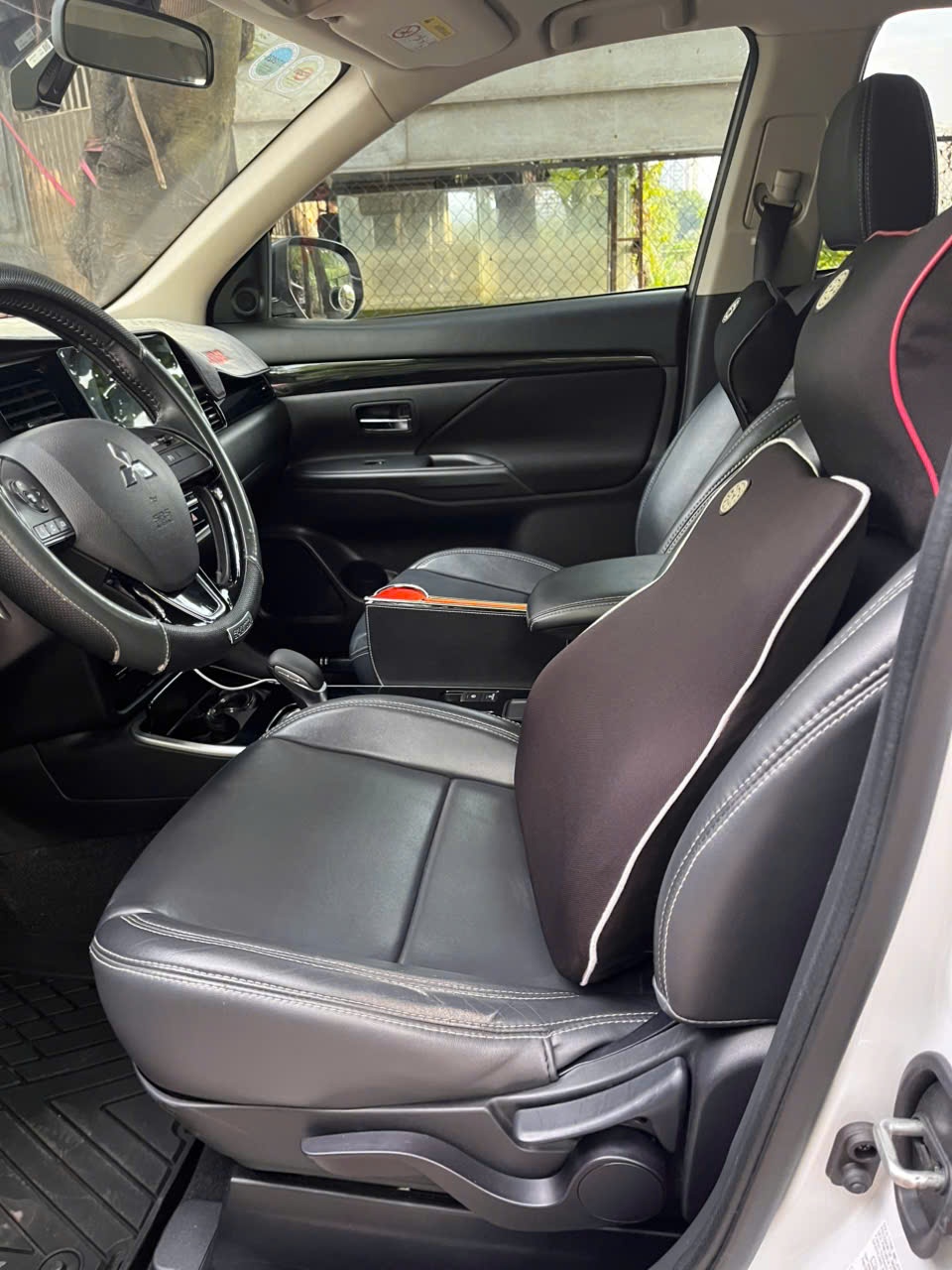 Mitsubishi Outlander 2.0 CVT 2020 - Nội thất 1