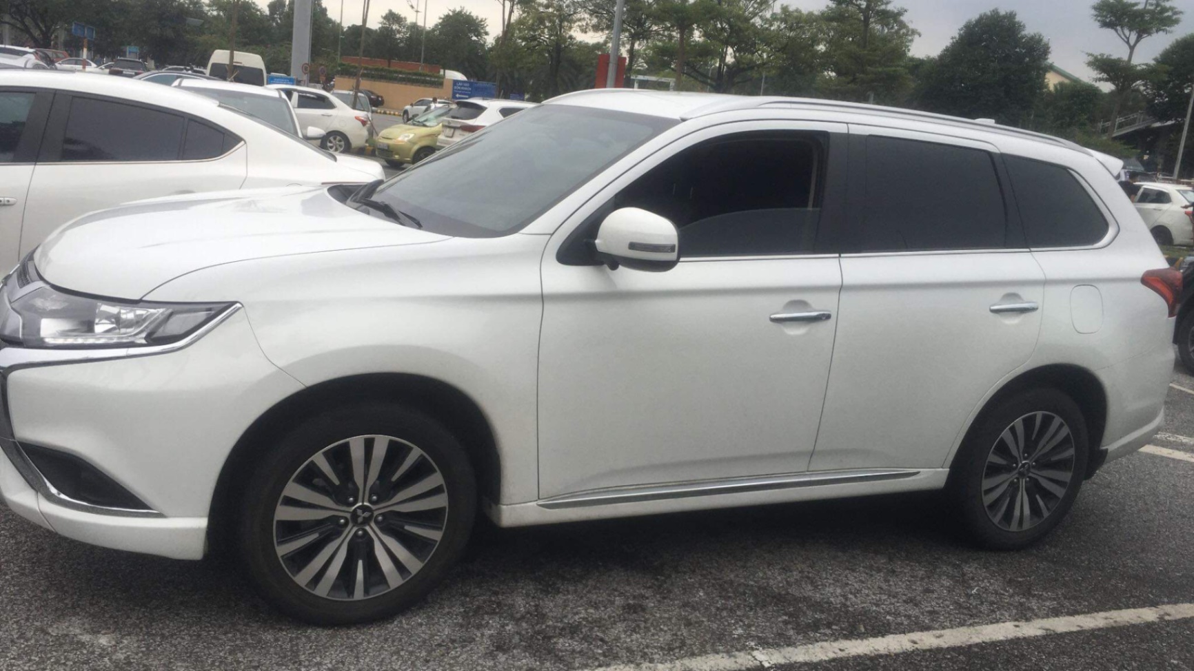 Mitsubishi Outlander 2.0 CVT 2022 - Ngoại thất 1