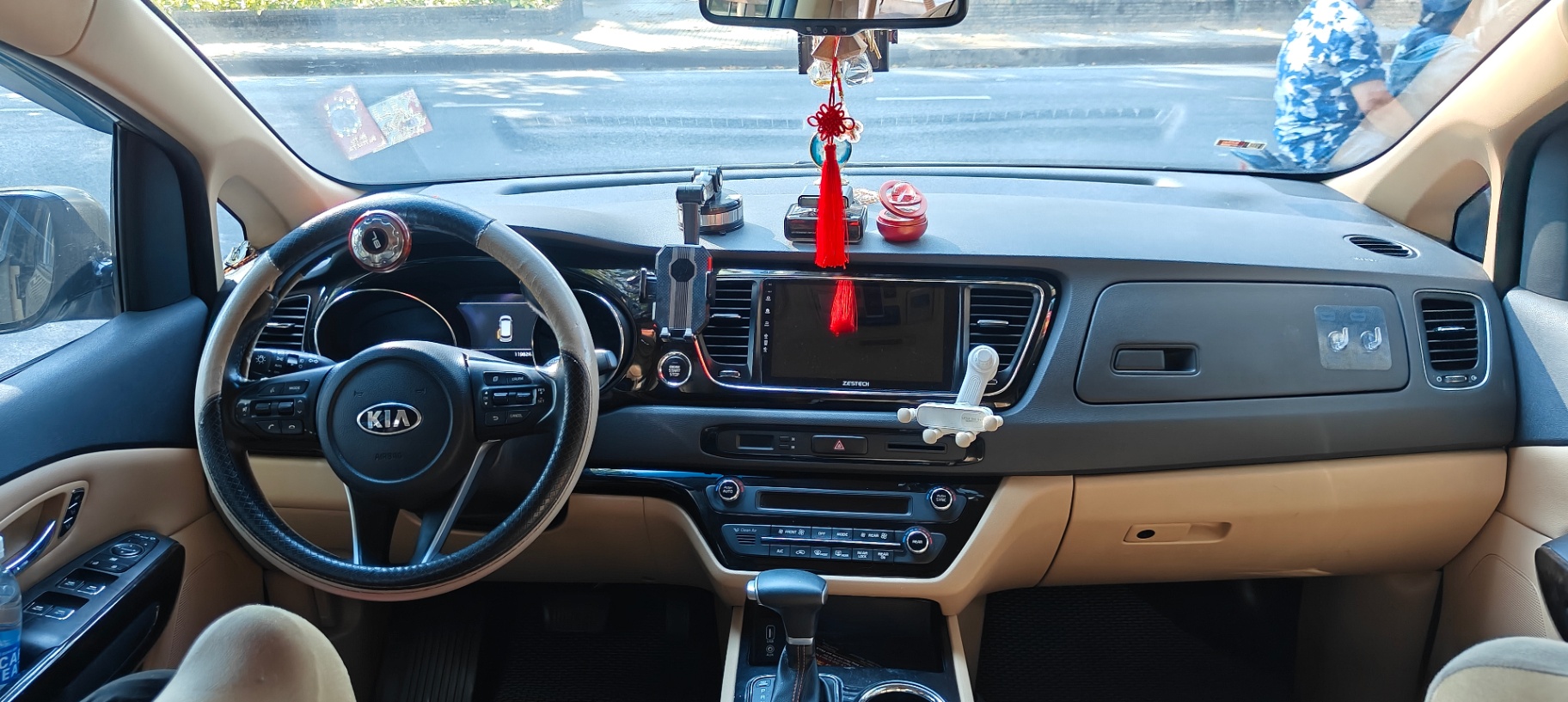 Kia Sedona 2.2 DAT Luxury 2021 - Nội thất 1