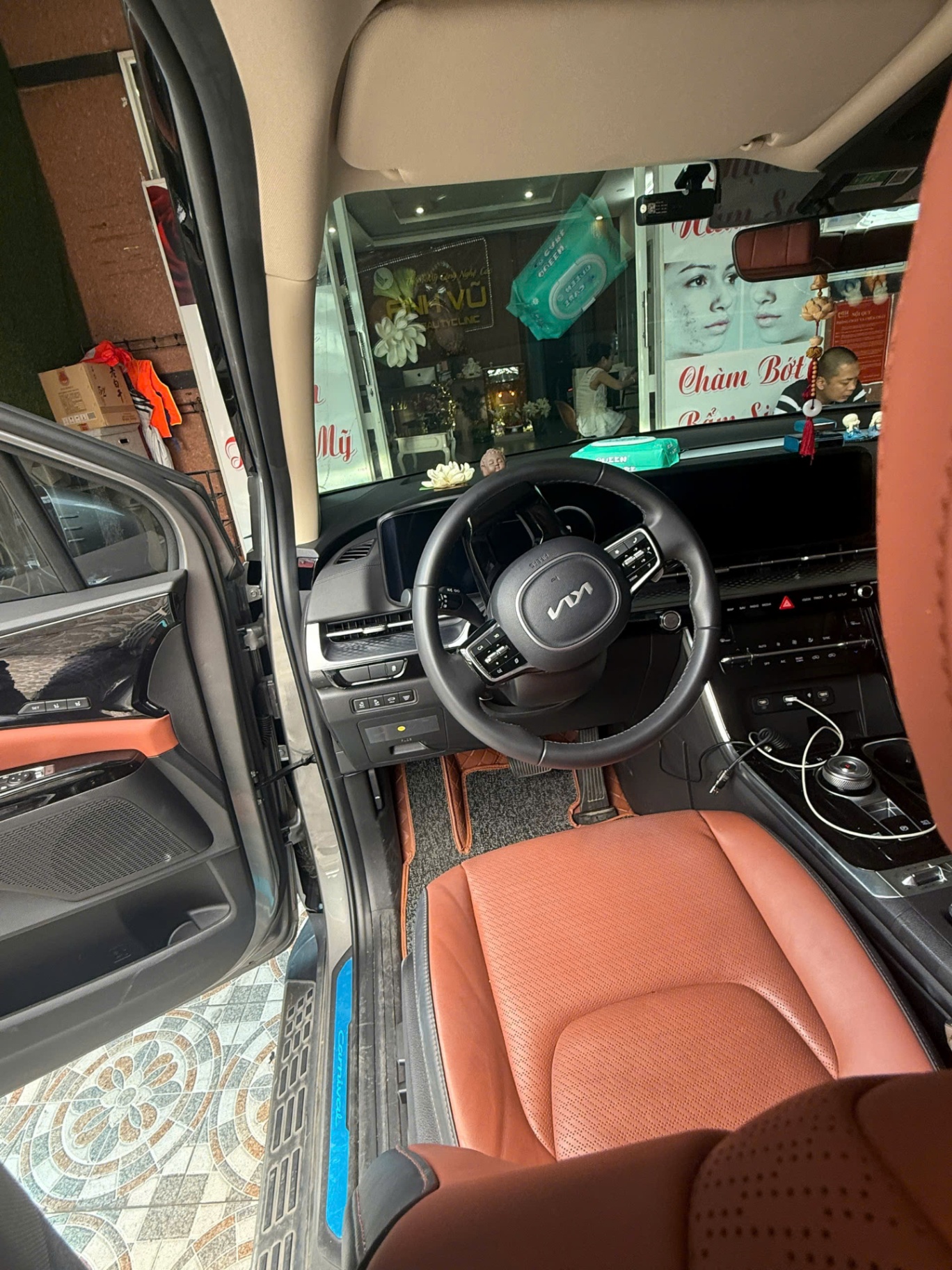 Kia Carnival 2024 Premium 2.2D 7S - Nội thất 9