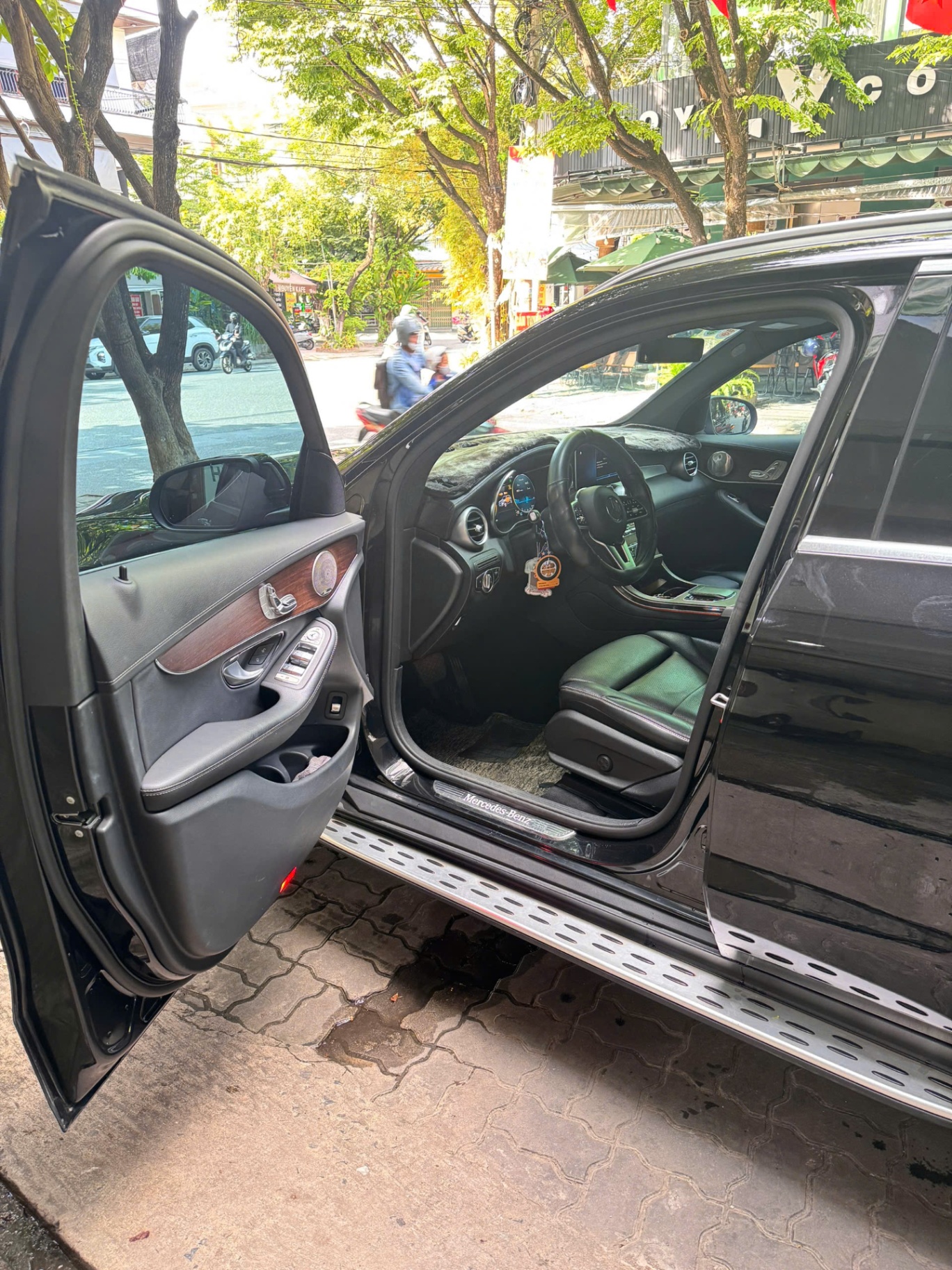 Mercedes GLC 2021 200 4Matic - Nội thất 6