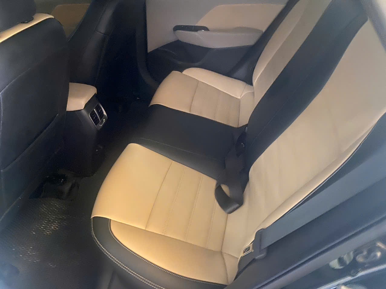 Hyundai Accent 1.4 AT 2021 - Nội thất 5