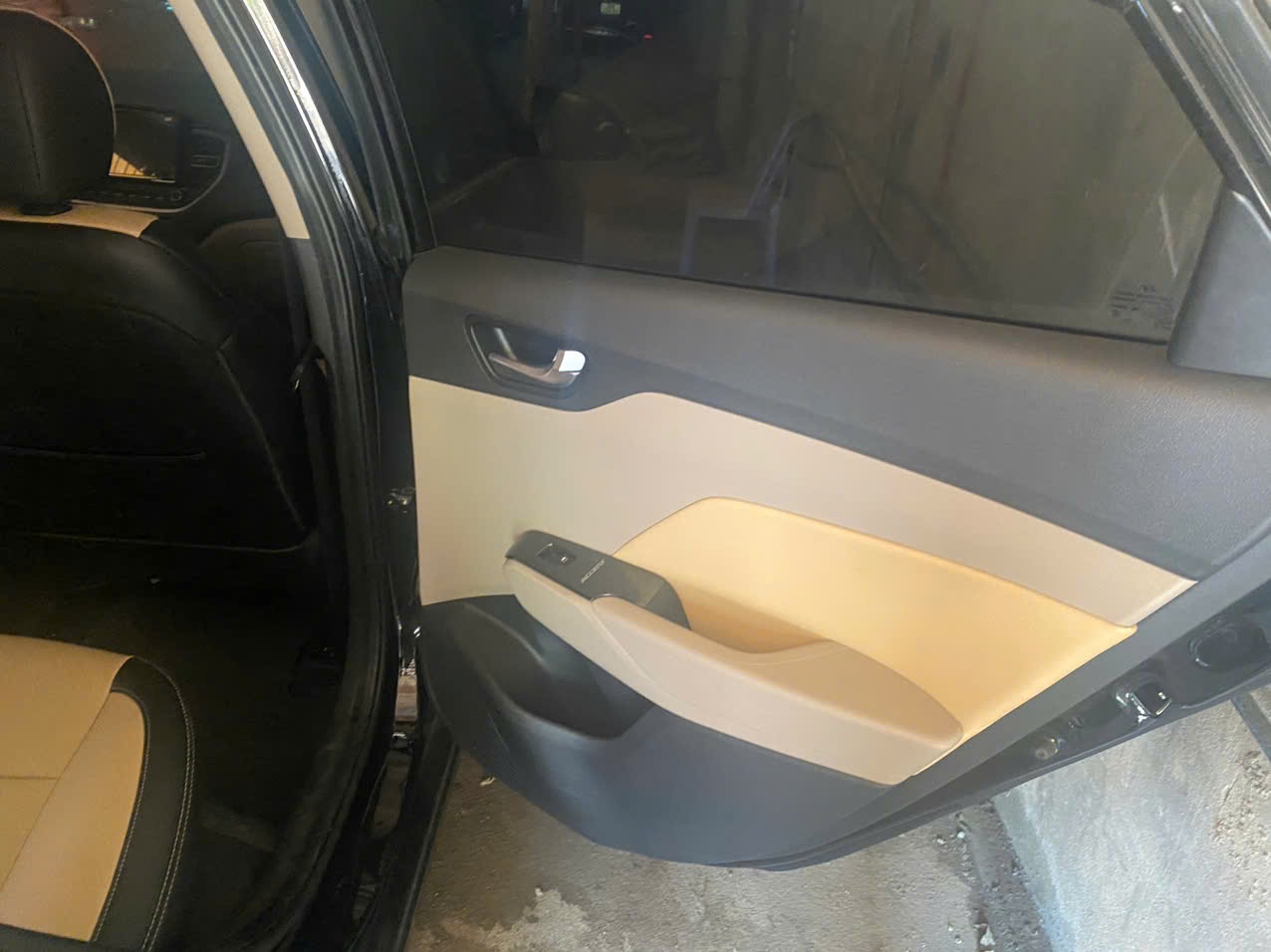 Hyundai Accent 1.4 AT 2021 - Nội thất 9