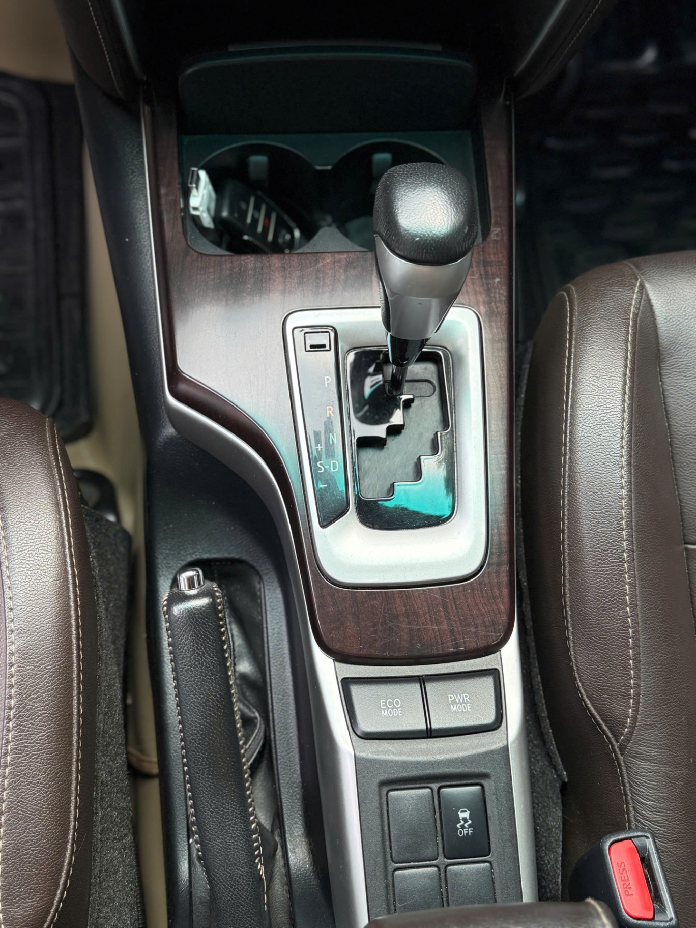 Toyota Fortuner 2019 2.7V 4x2 AT - Nội thất 11