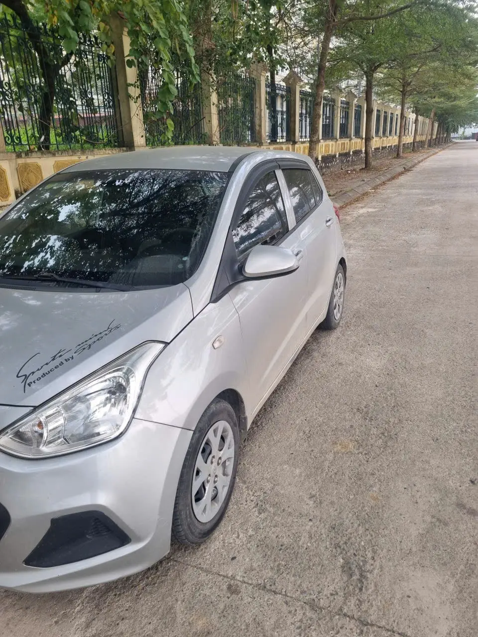Hyundai i10 Grand 1.0 MT Base 2015 - Ngoại thất 1