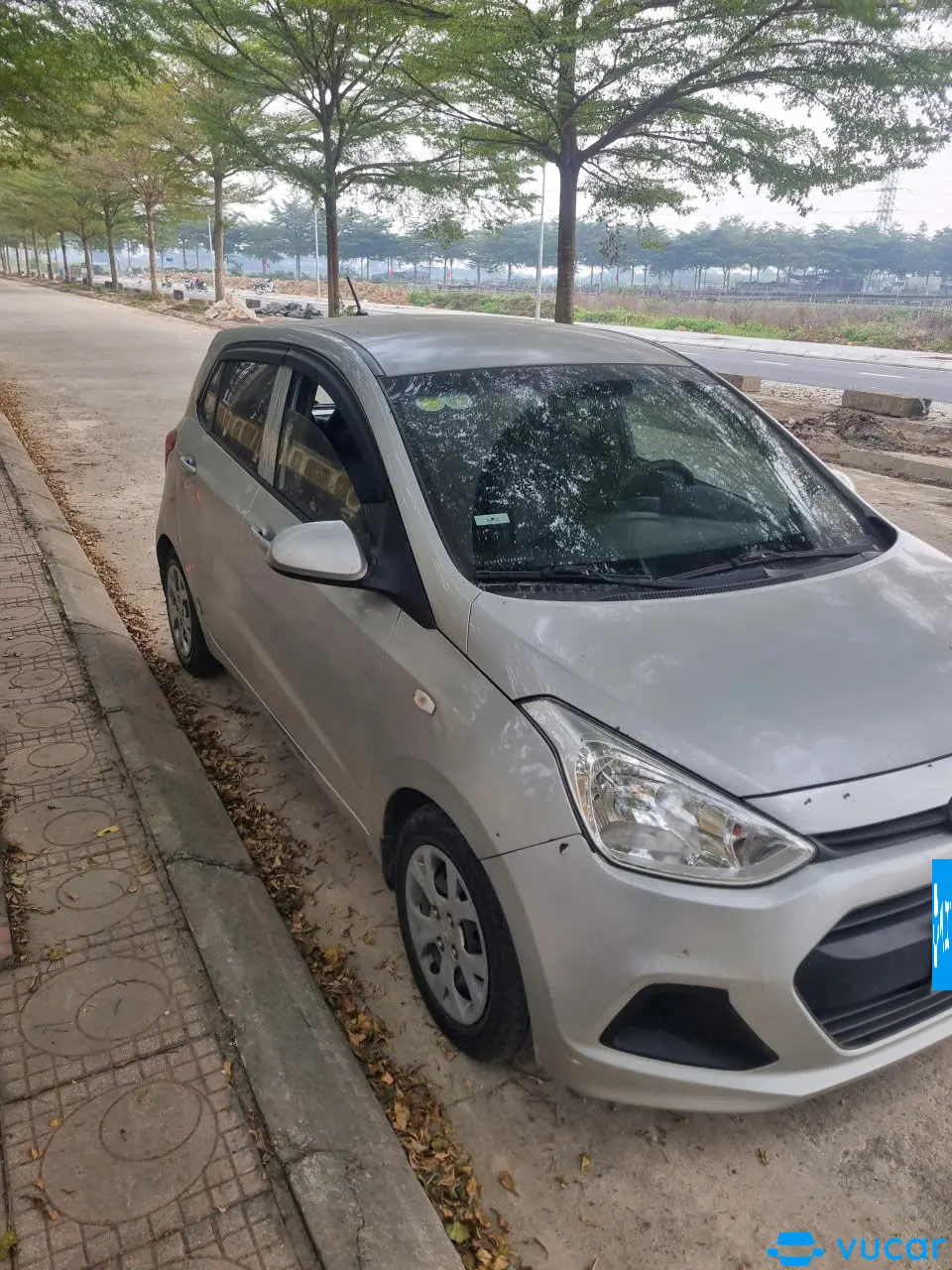 Hyundai i10 Grand 1.0 MT Base 2015 - Ngoại thất 3