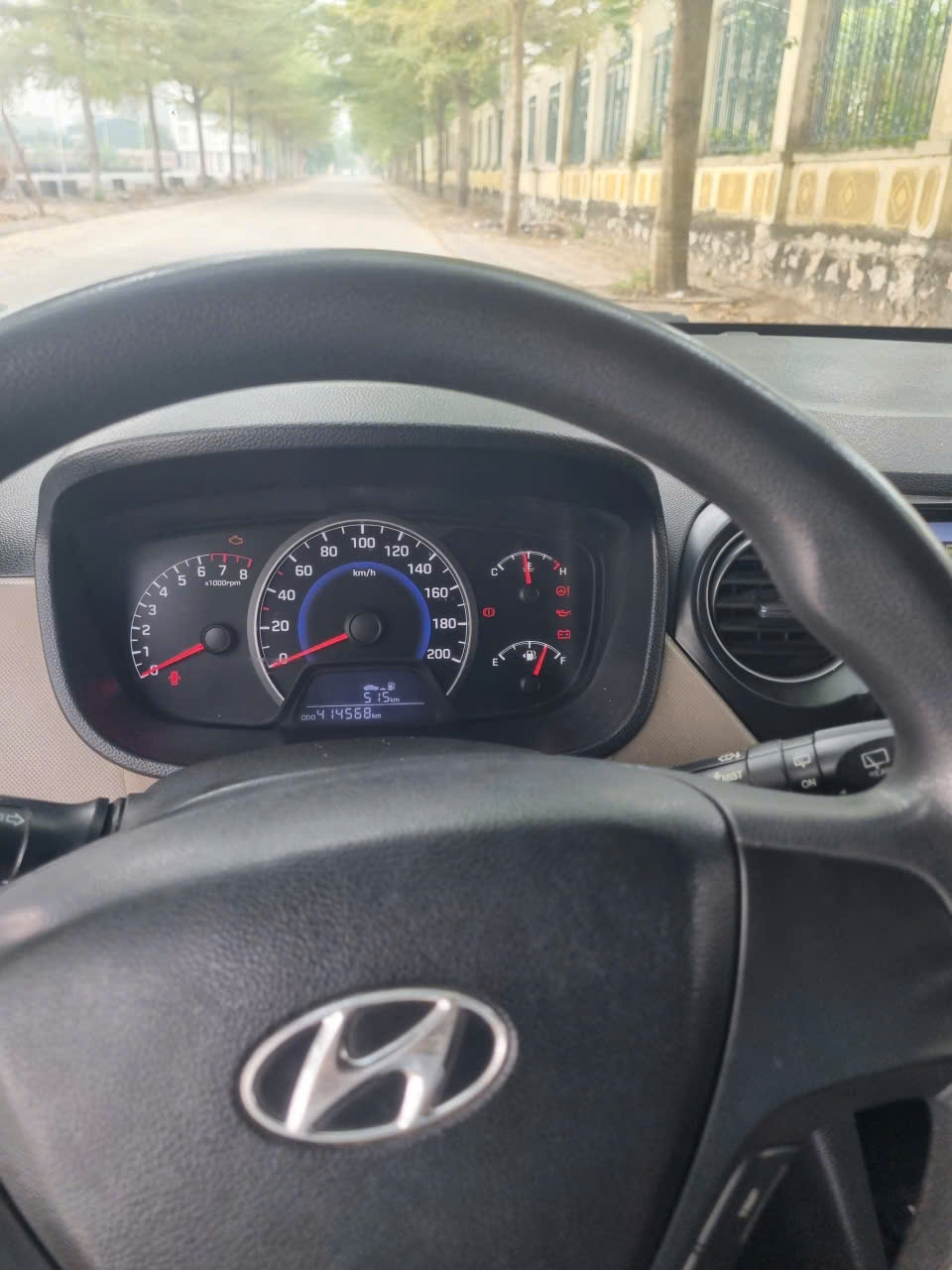 Hyundai i10 Grand 1.0 MT Base 2015 - Nội thất 1