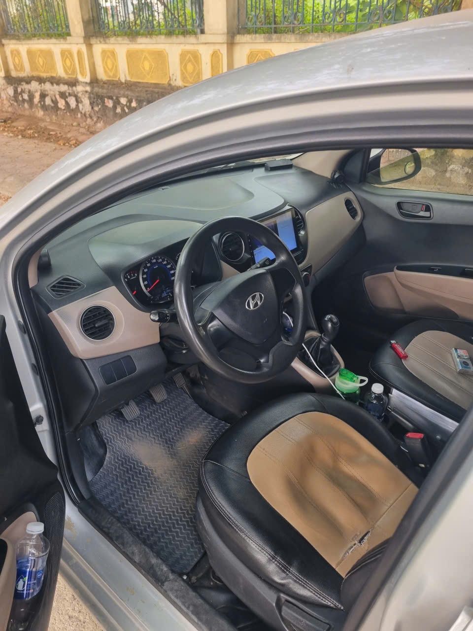 Hyundai i10 Grand 1.0 MT Base 2015 - Nội thất 2