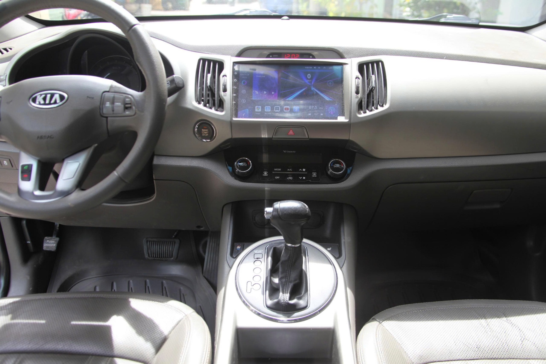Kia Sportage 2012 Limited 2.0 AT - Nội thất 5