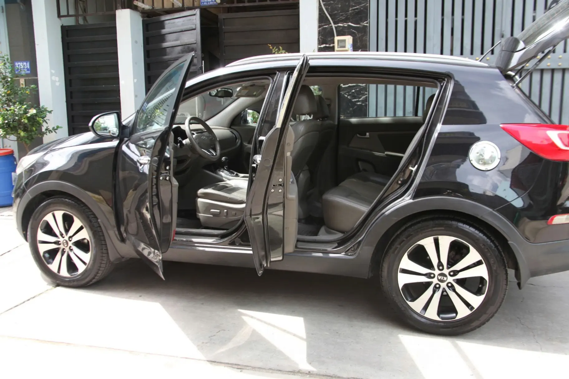 Kia Sportage 2012 Limited 2.0 AT - Ngoại thất 4