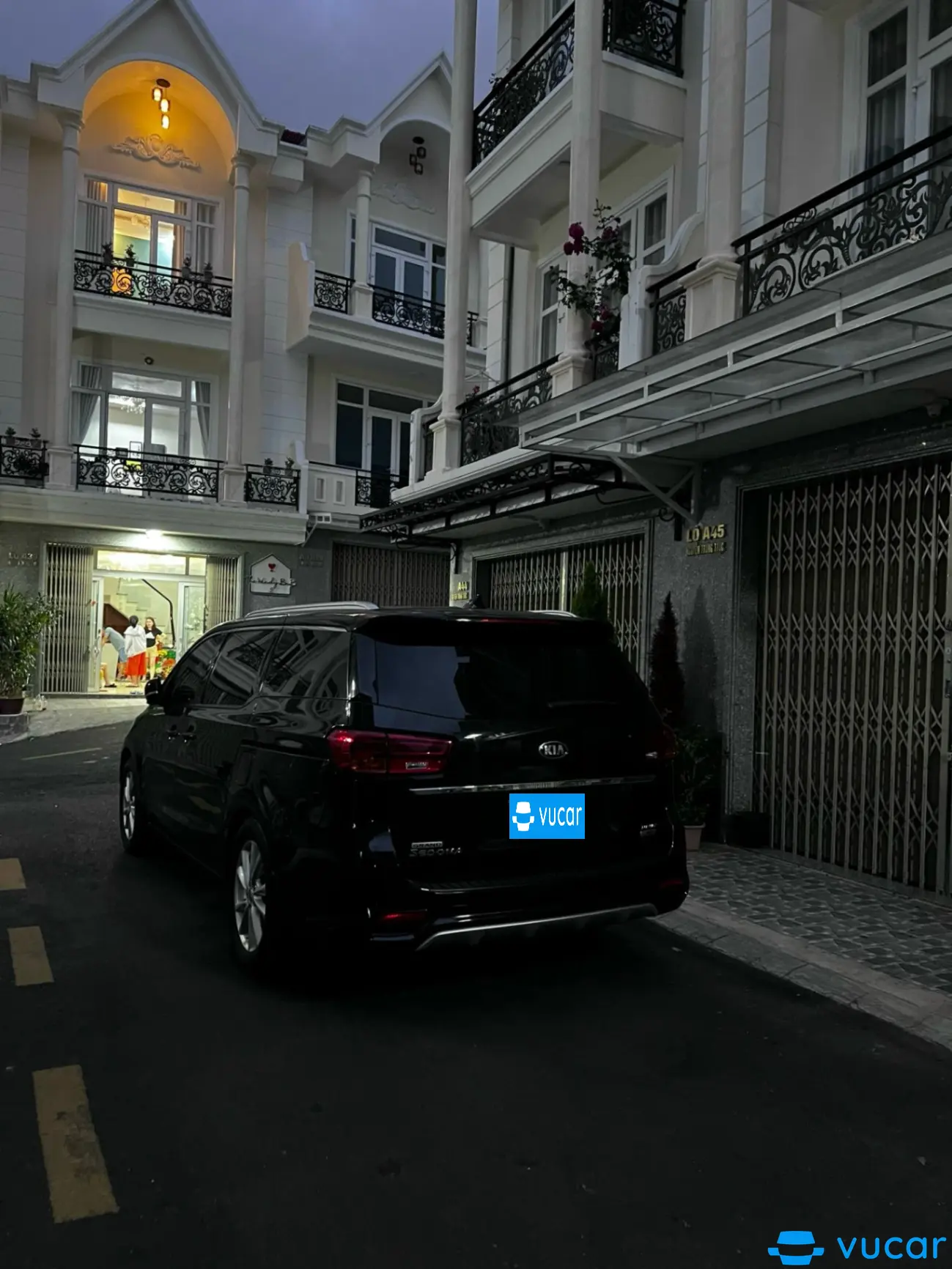 Kia Sedona 2.2 DAT Signature 2020 - Ngoại thất 4