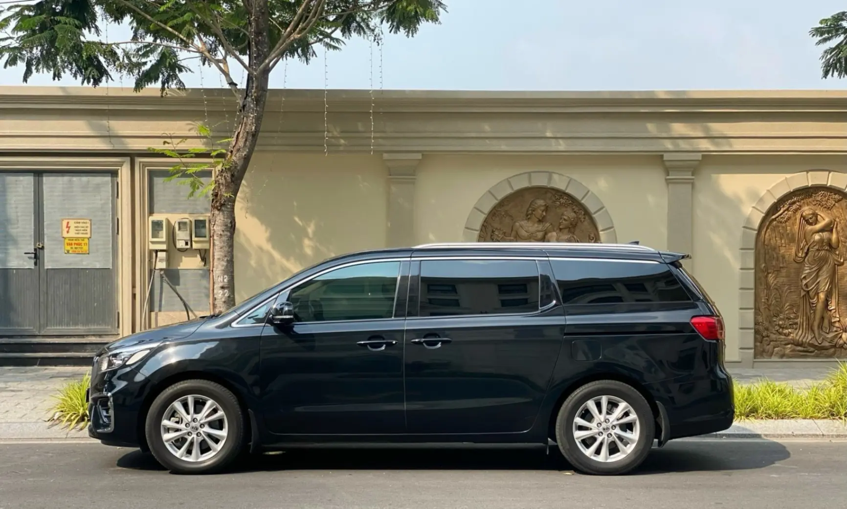 Kia Sedona 2.2 DAT Signature 2020 - Ngoại thất 2
