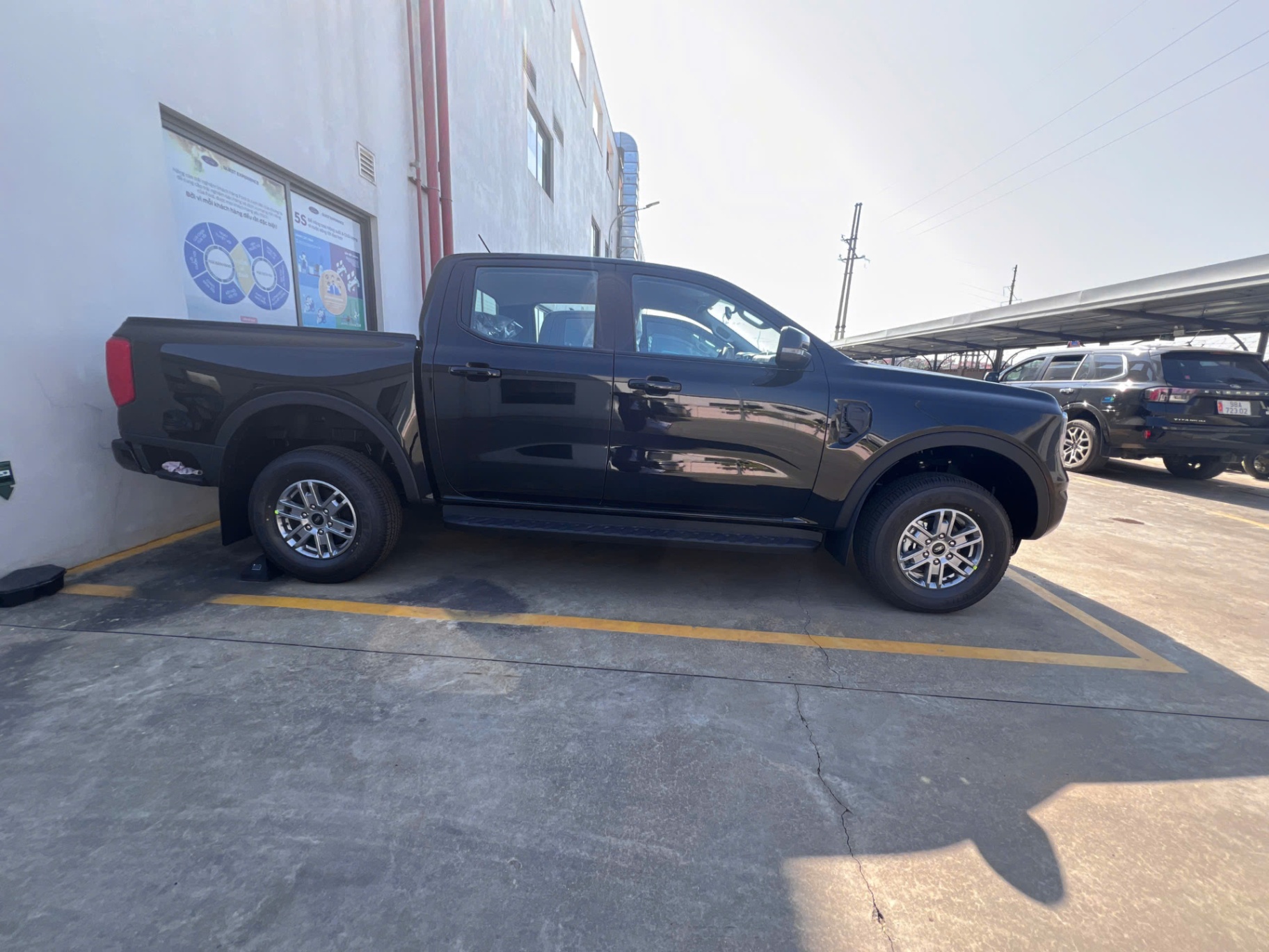 Ford Ranger Stormtrak 2.0L 4x4 AT 2025 - Ngoại thất 2